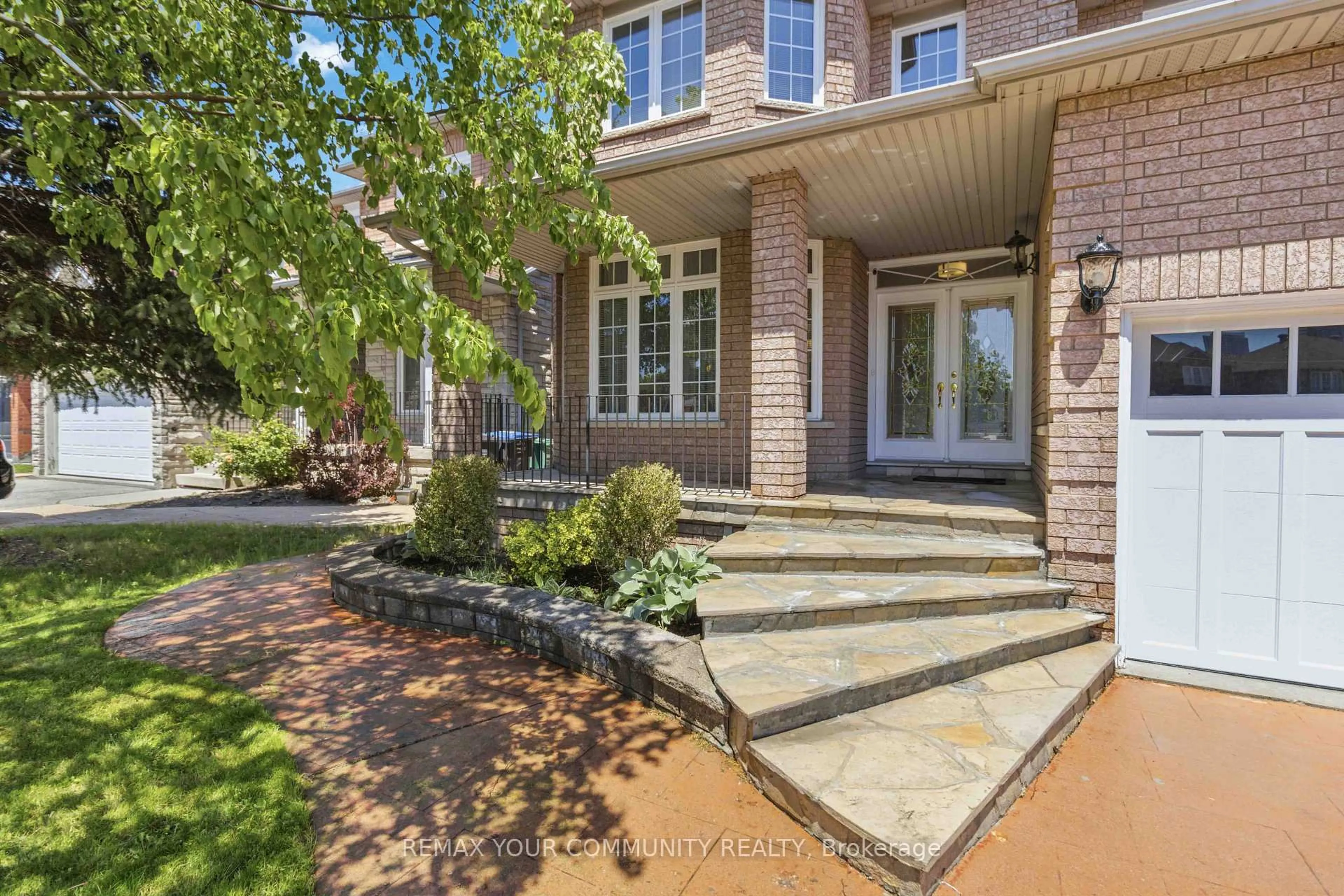 Home with brick exterior material, street for 153 Bristol Rd, Mississauga Ontario L4Z 3V3