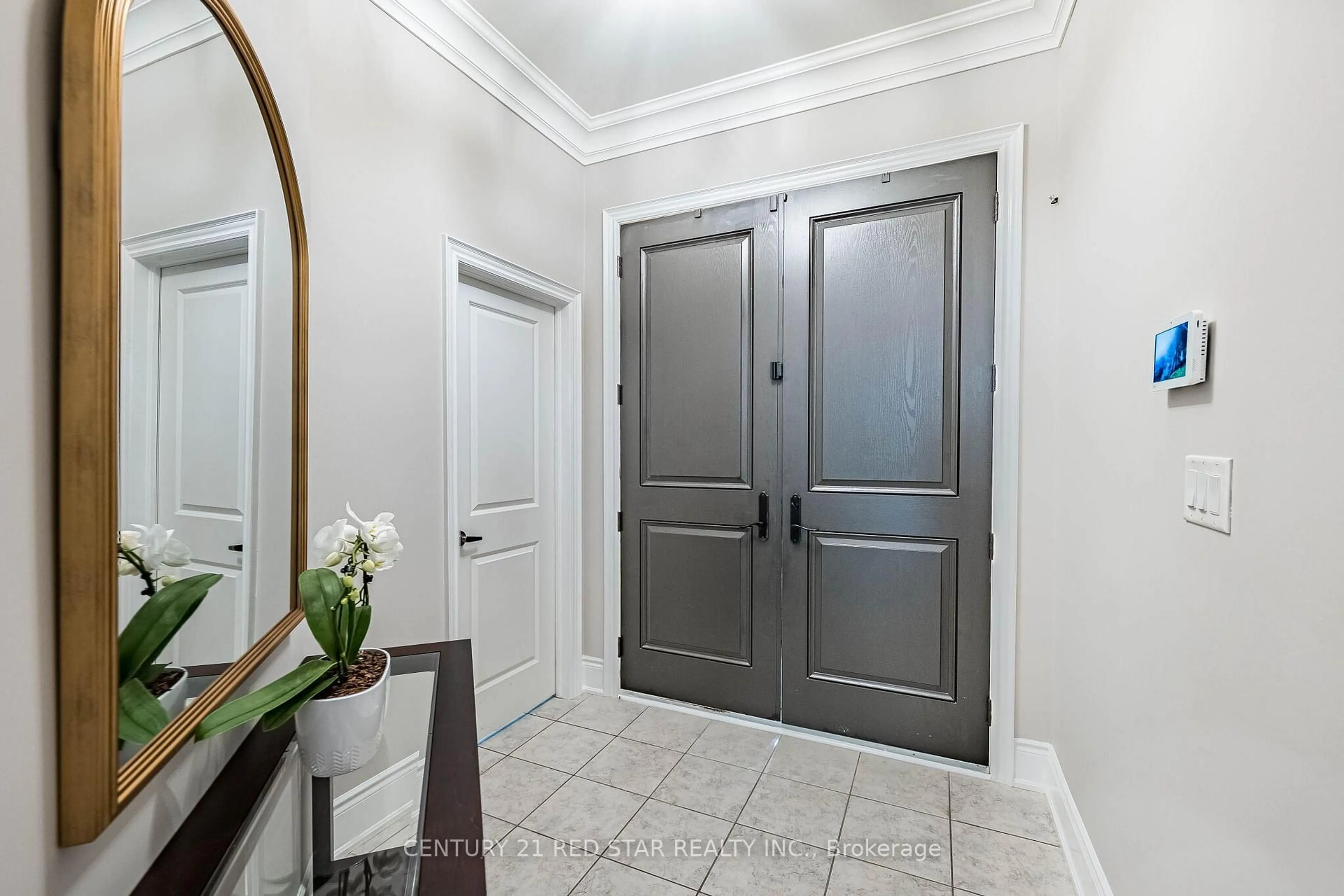 Indoor entryway for 48 Morra Ave, Caledon Ontario L7E 4K6