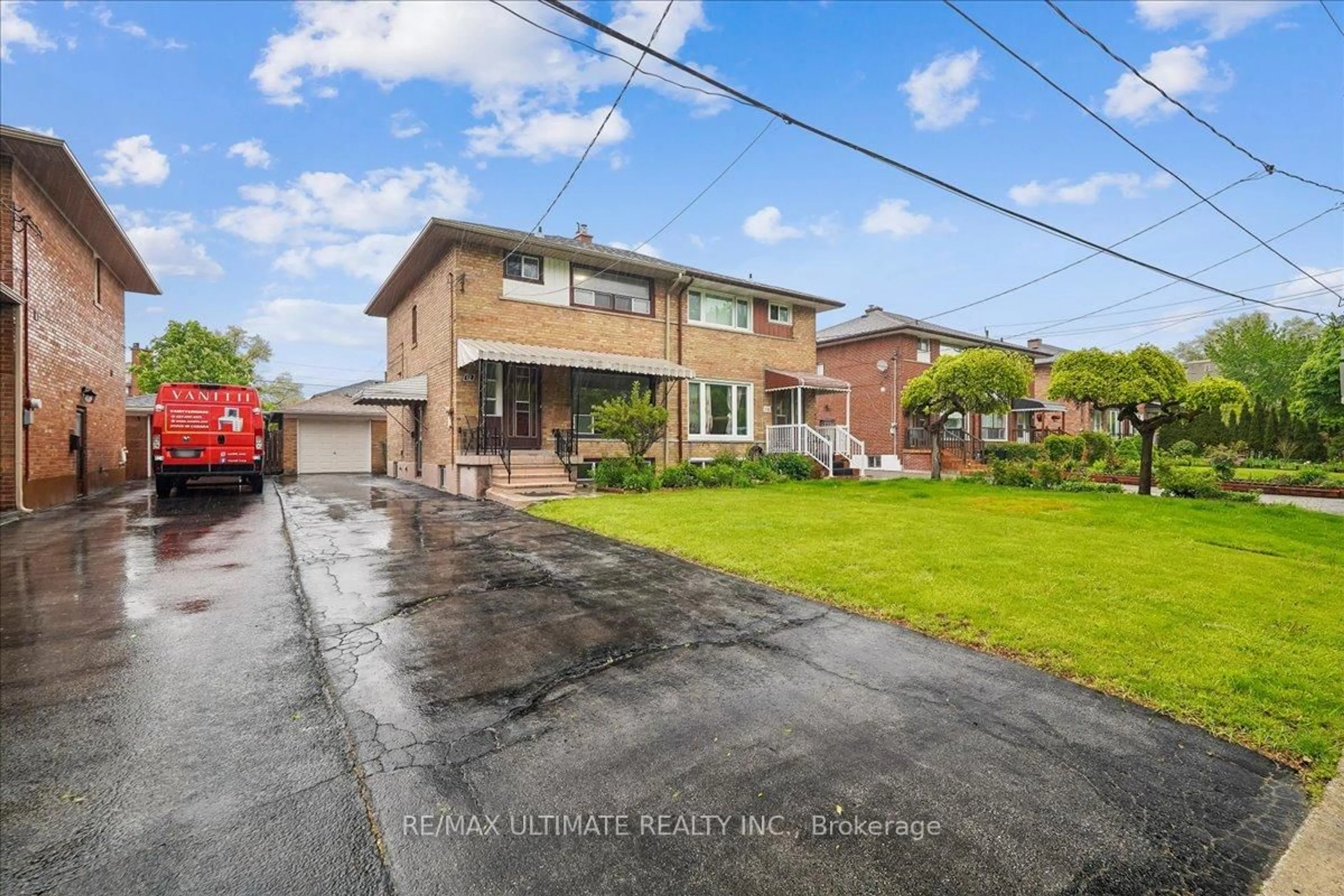 A pic from outside/outdoor area/front of a property/back of a property/a pic from drone, street for 12 Thurodale Ave, Toronto Ontario M6M 3B3