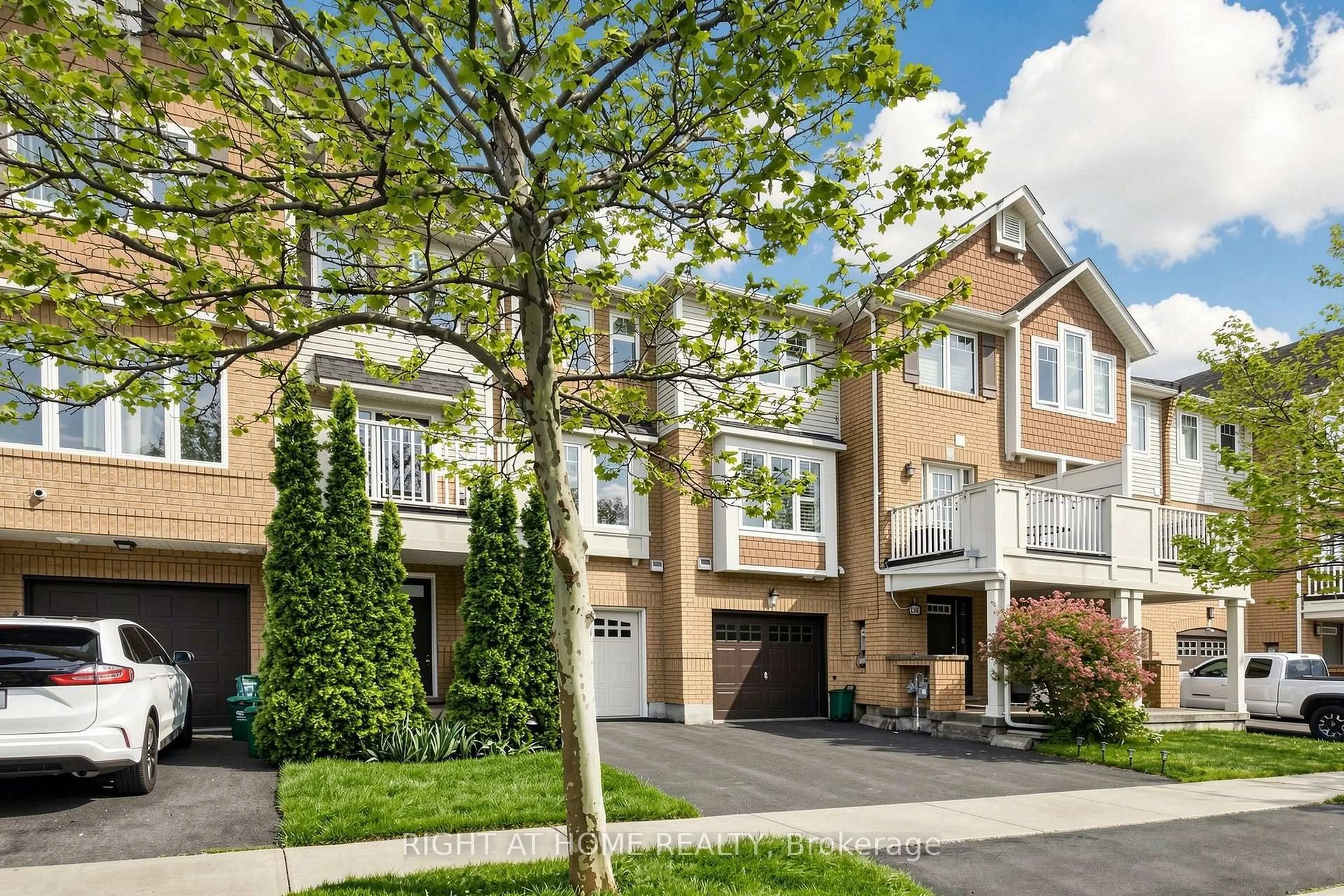Unknown for 252 Wetenhall Landing, Milton Ontario L9T 7B7