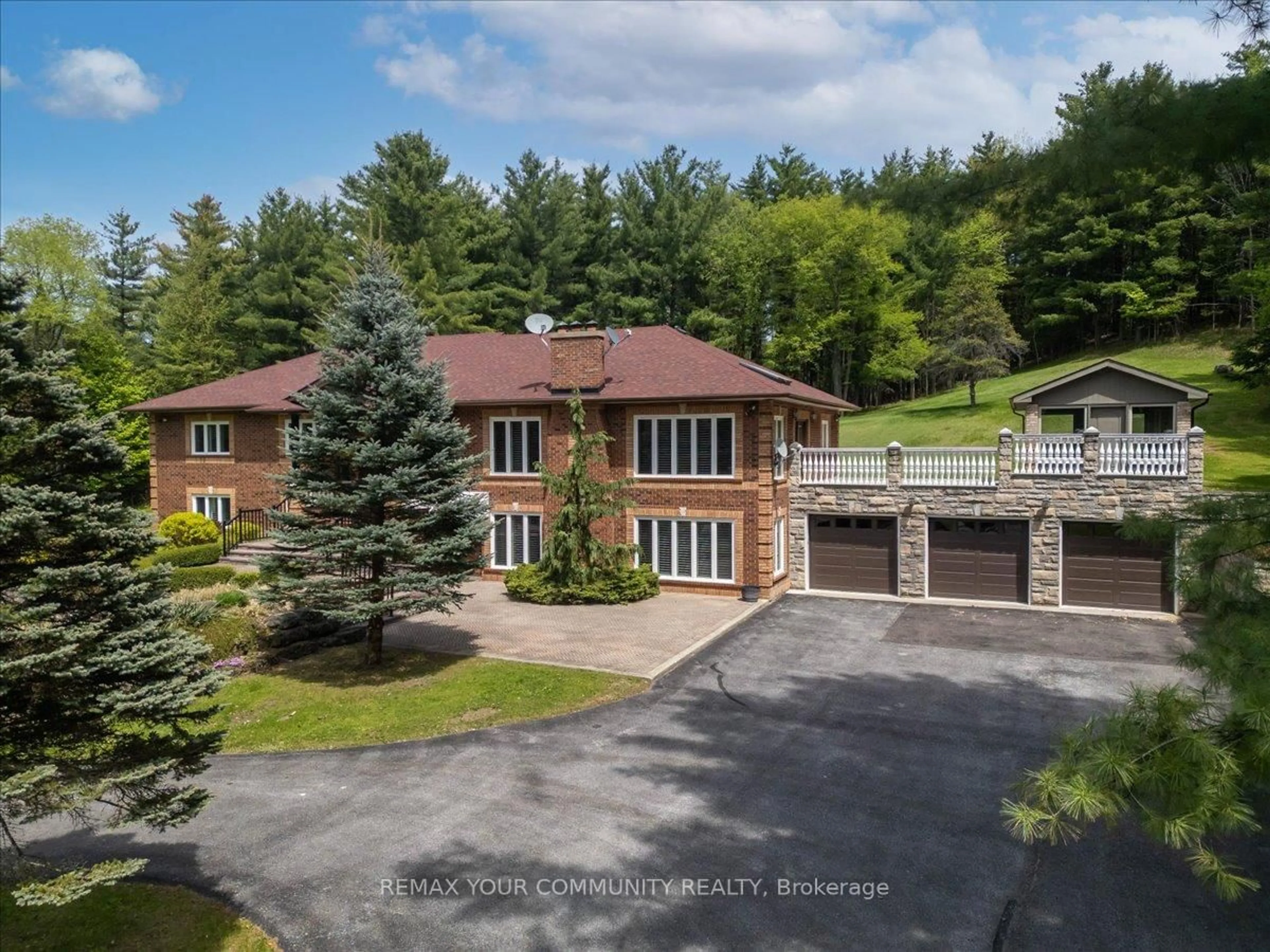 A pic from outside/outdoor area/front of a property/back of a property/a pic from drone, unknown for 8339 Finnerty Sdrd, Caledon Ontario L0N 1E0