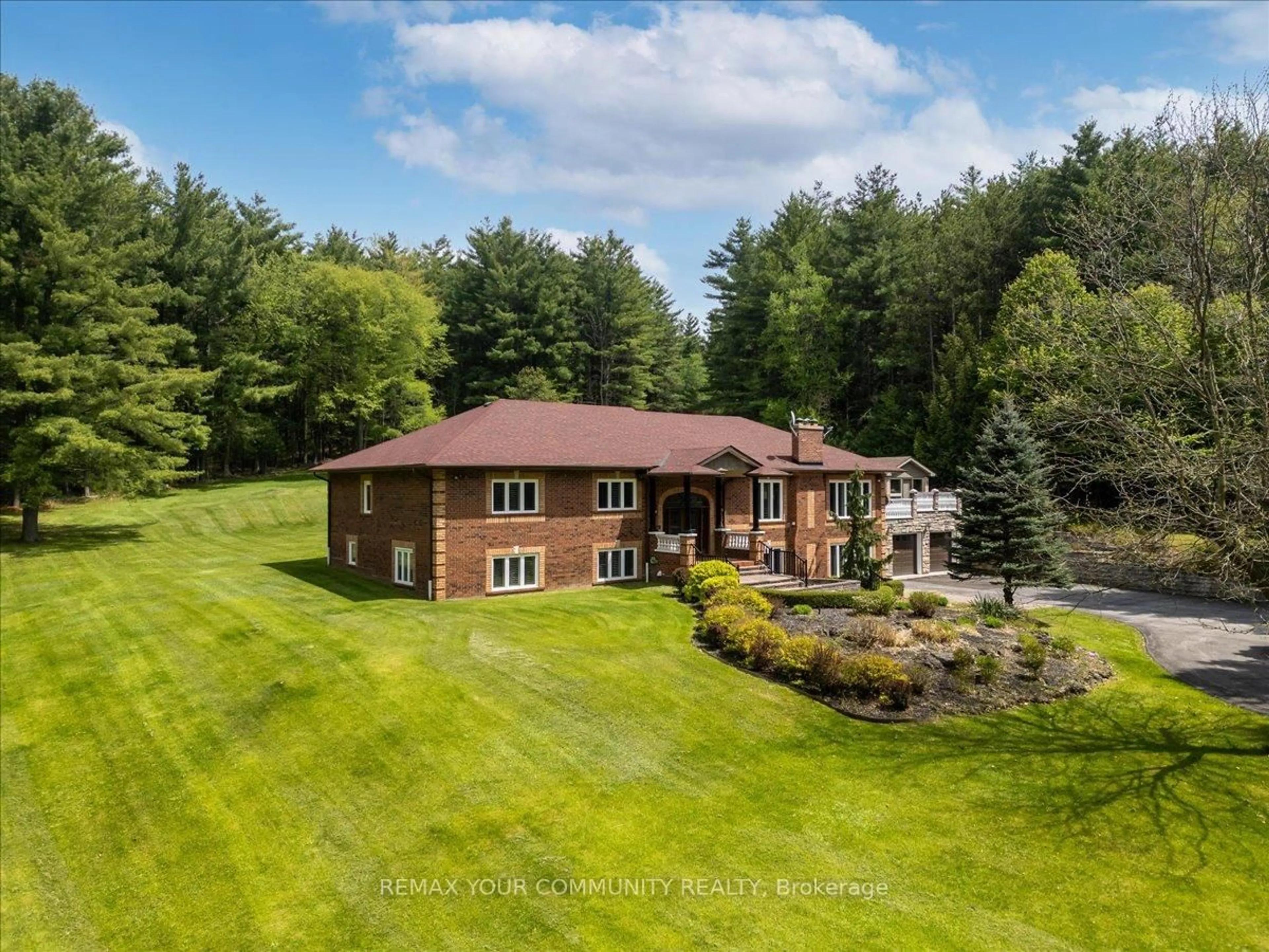 A pic from outside/outdoor area/front of a property/back of a property/a pic from drone, unknown for 8339 Finnerty Sdrd, Caledon Ontario L0N 1E0