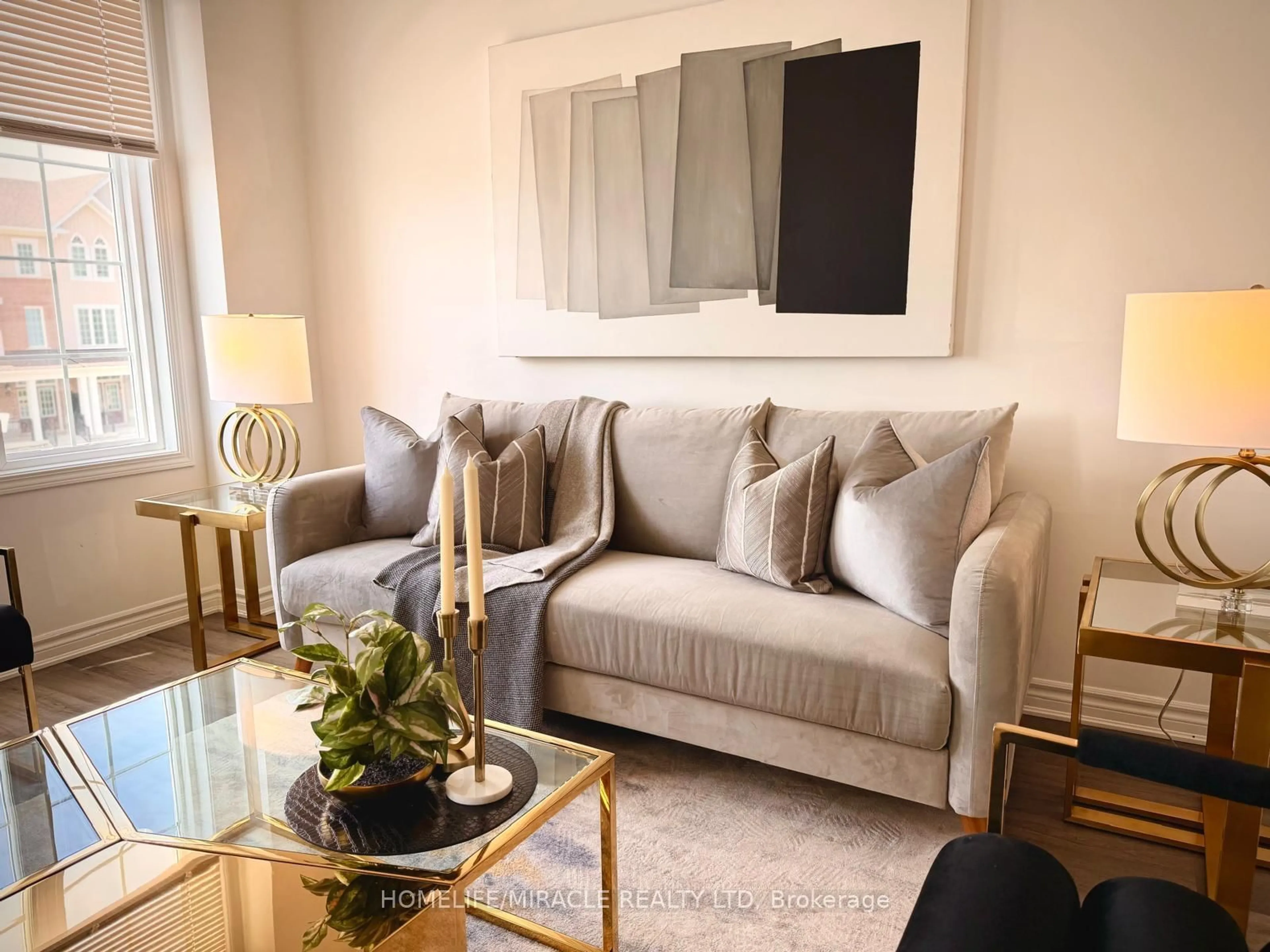 Living room with furniture, unknown for 6 Bellasera Way, Caledon Ontario L7C 1Z9