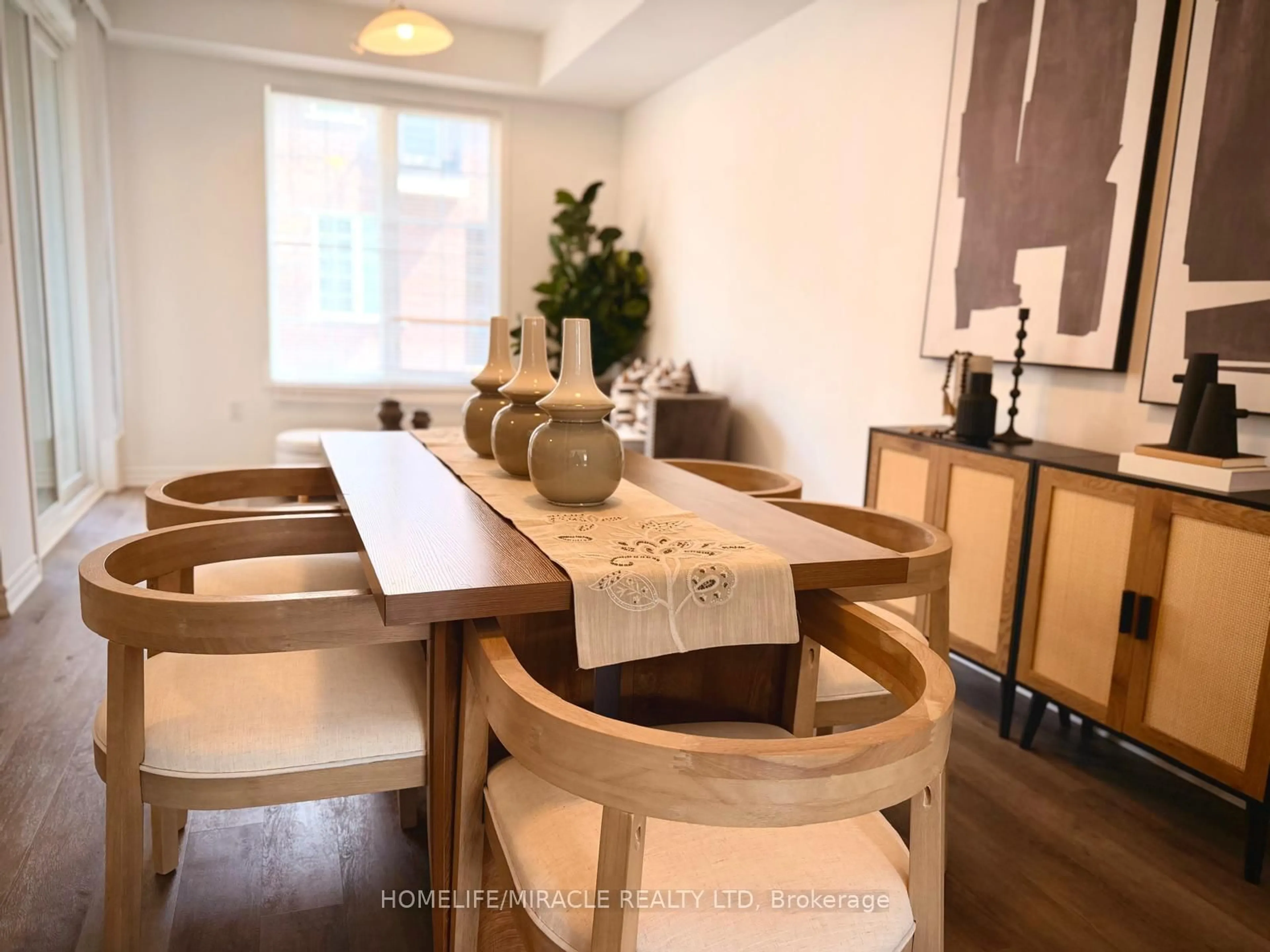 Dining room, wood/laminate floor for 6 Bellasera Way, Caledon Ontario L7C 1Z9