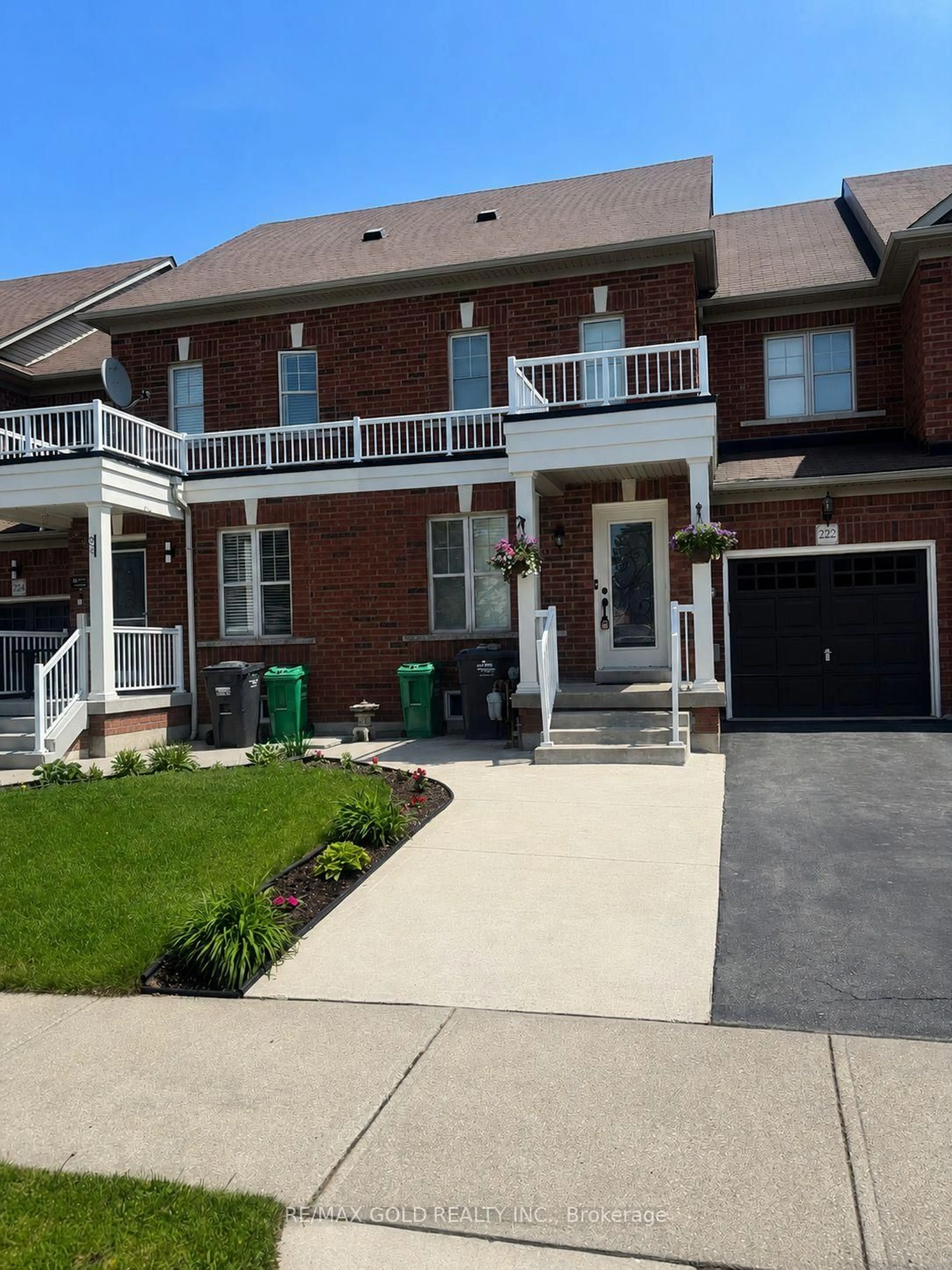 Home with brick exterior material, street for 222 Fairwood Circ, Brampton Ontario L6R 0X6