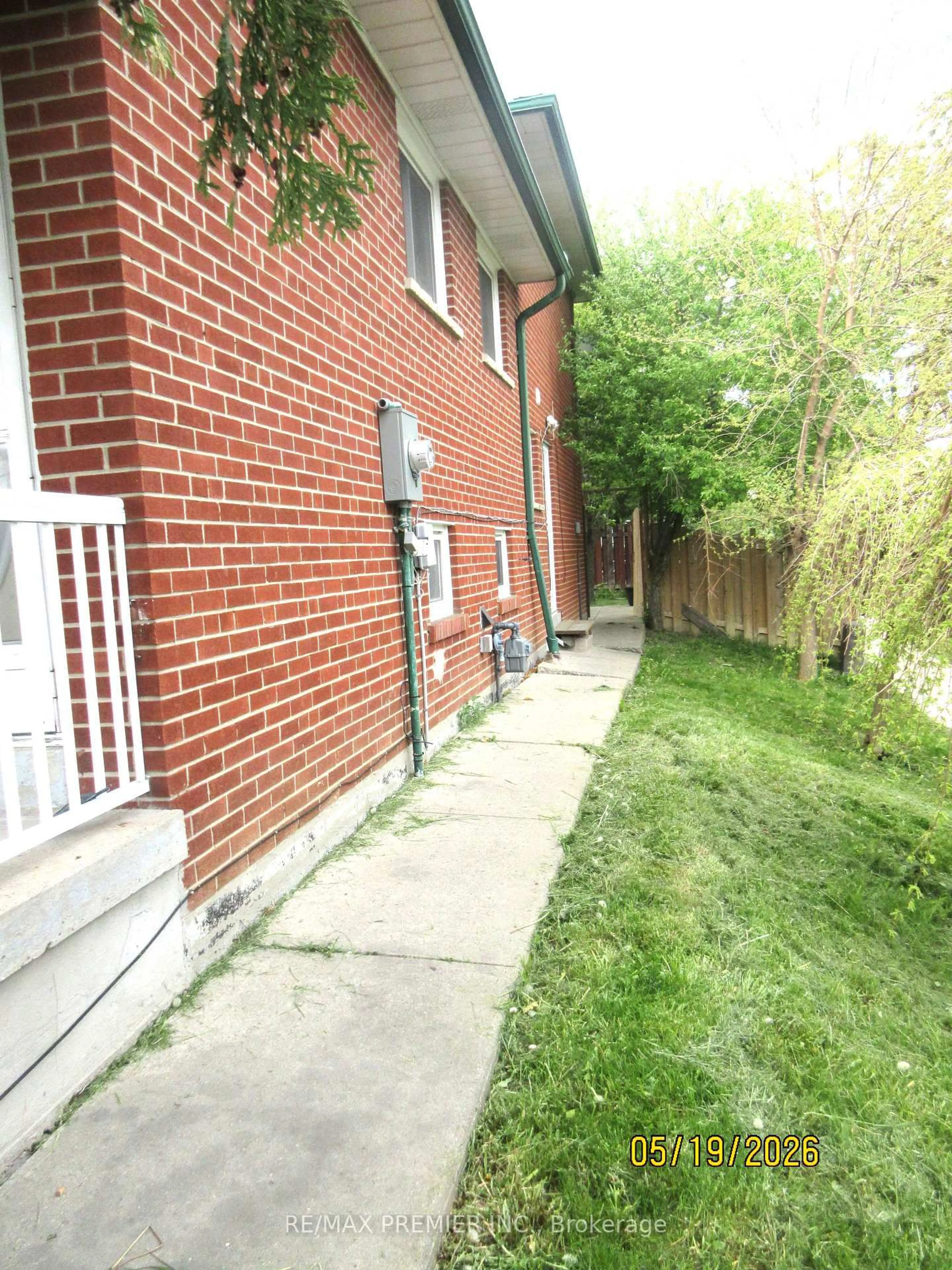 Patio, street for 1 Futura Dr, Toronto Ontario M3N 2L7