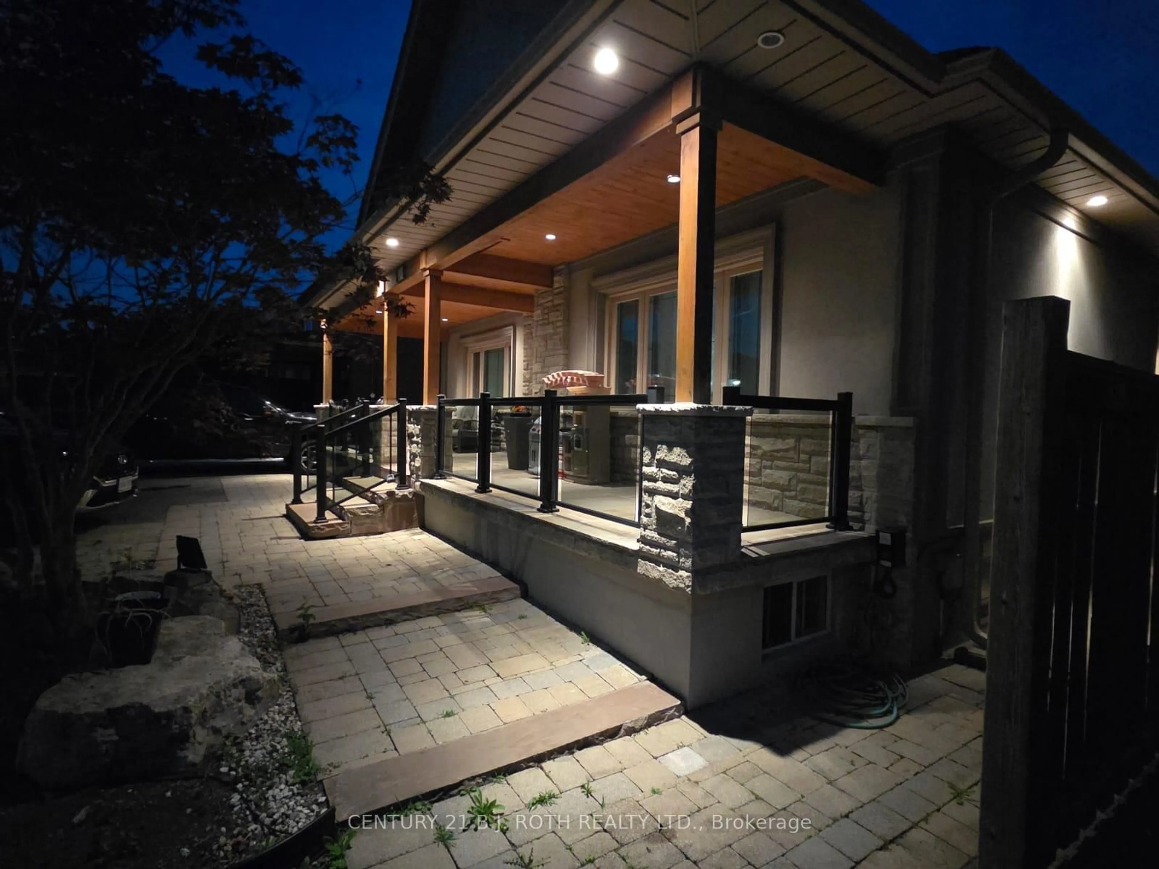 Patio, street for 193 Epsom Downs Dr, Toronto Ontario M3M 1S8