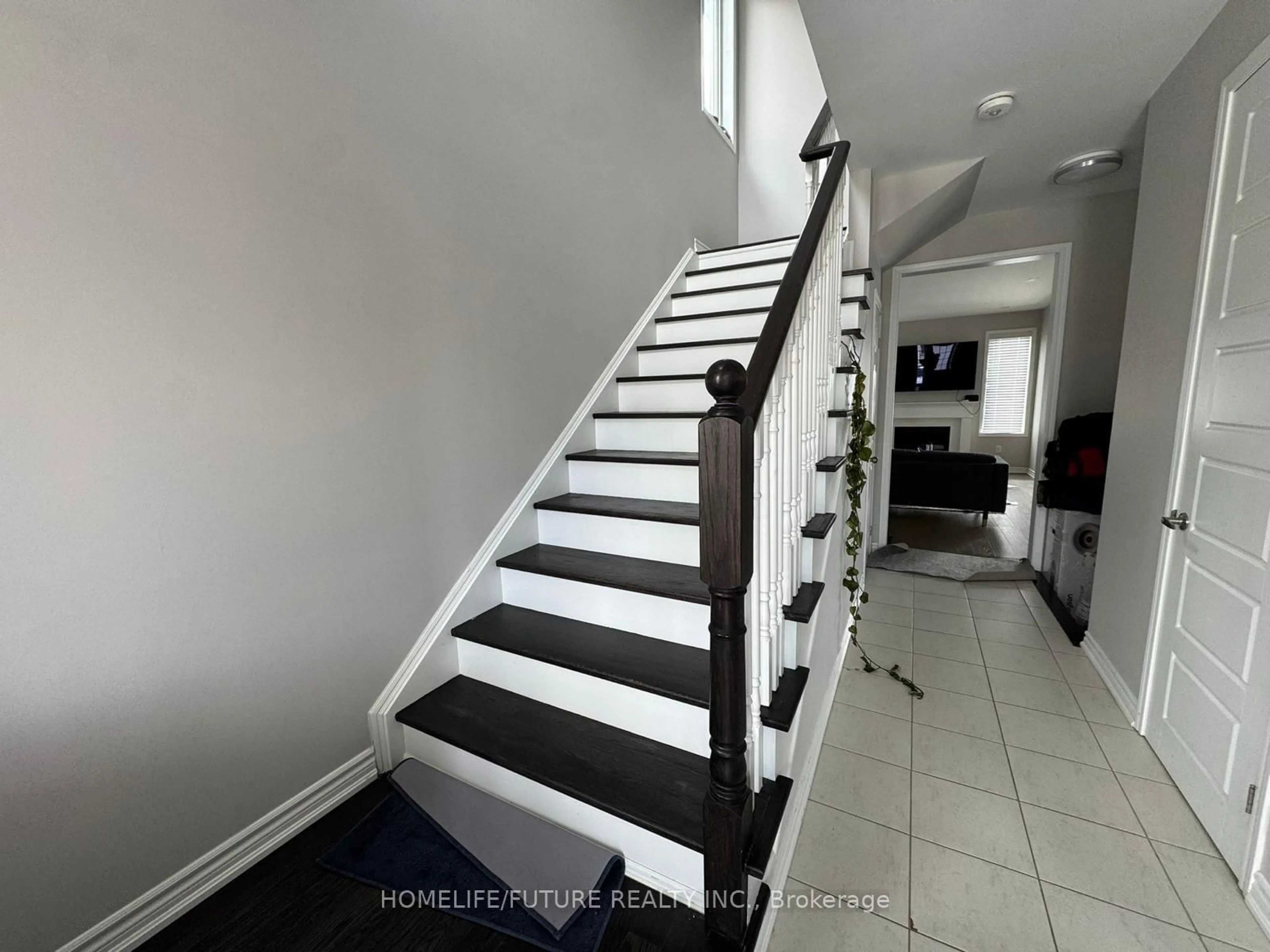Stairs for 143 Yates Dr, Milton Ontario L9E 1S7