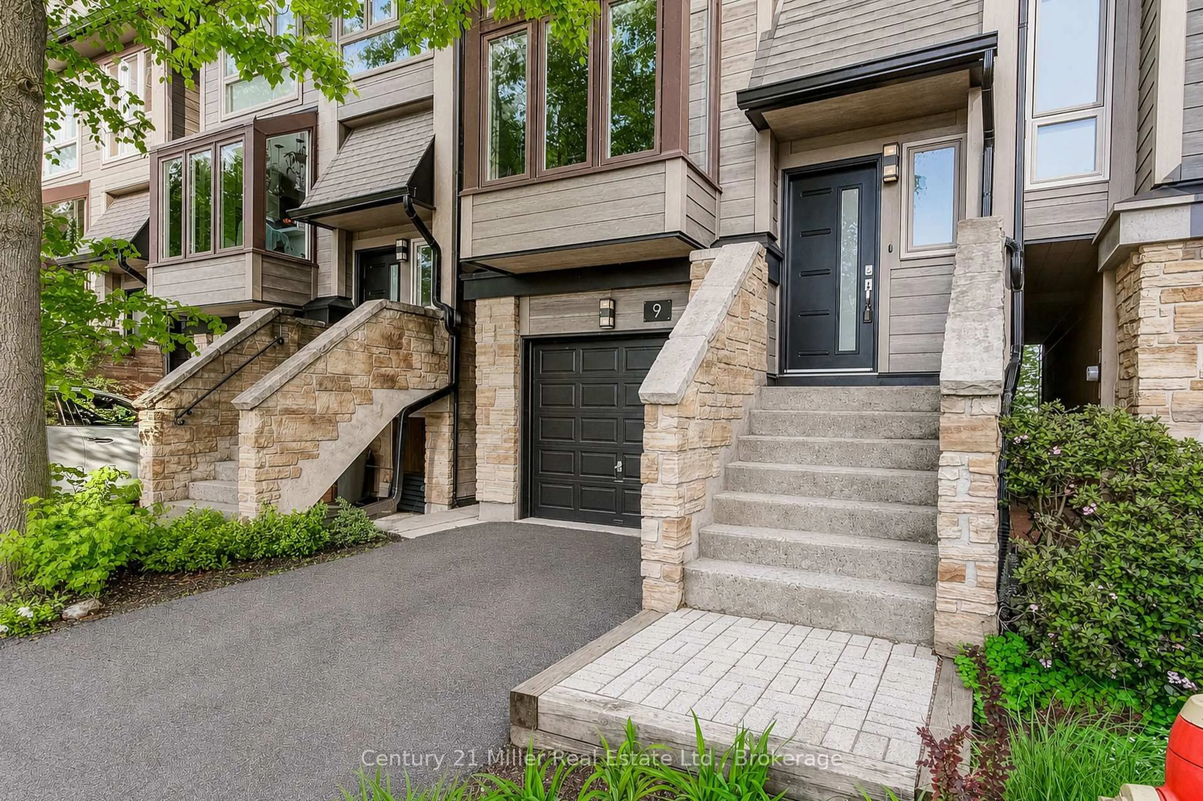 Unknown for 1120 Queens Ave #9, Oakville Ontario L6H 2B5