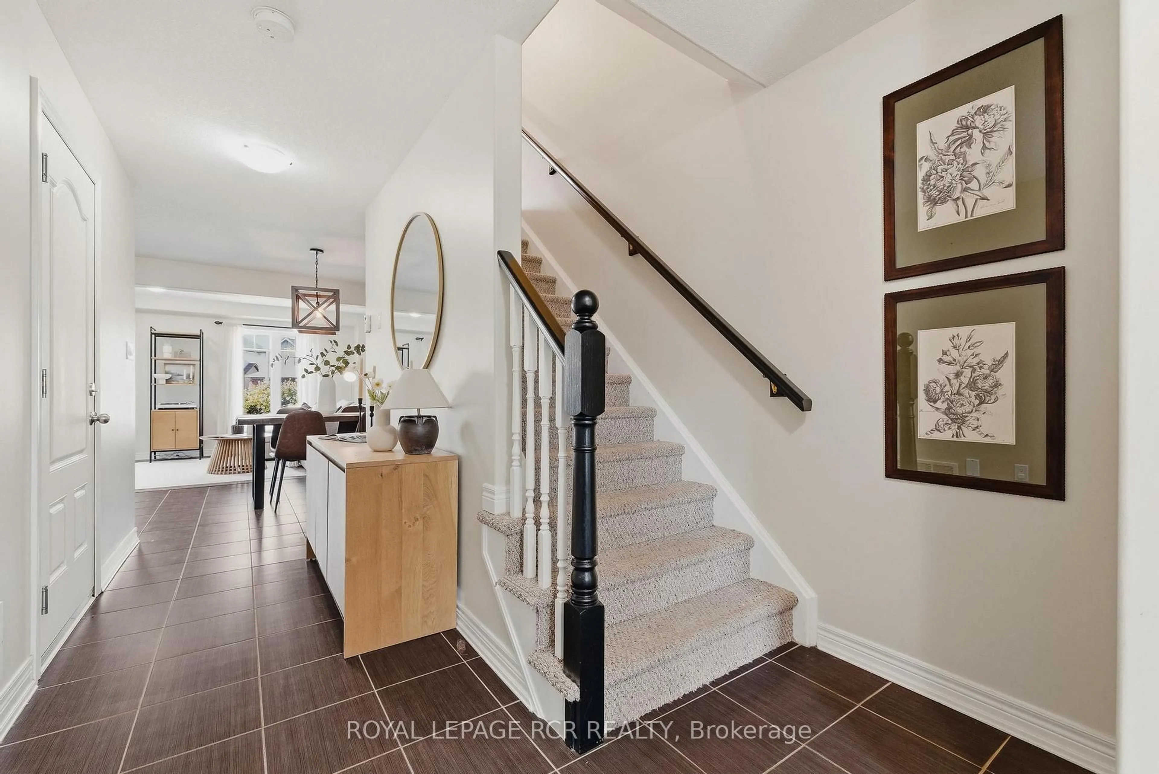 Indoor entryway for 117 Preston Dr, Orangeville Ontario L9W 2E7
