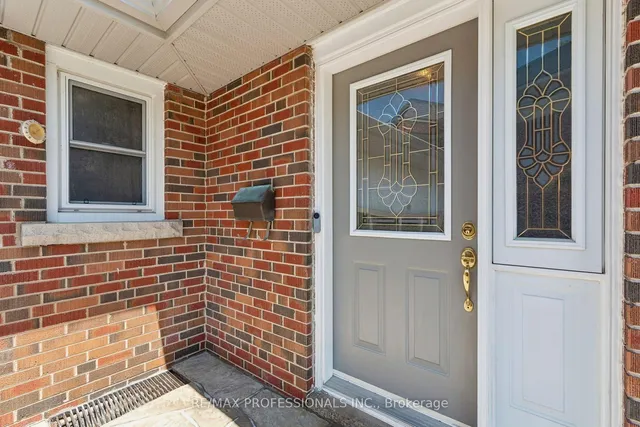 151 Perry Cres, Toronto 5