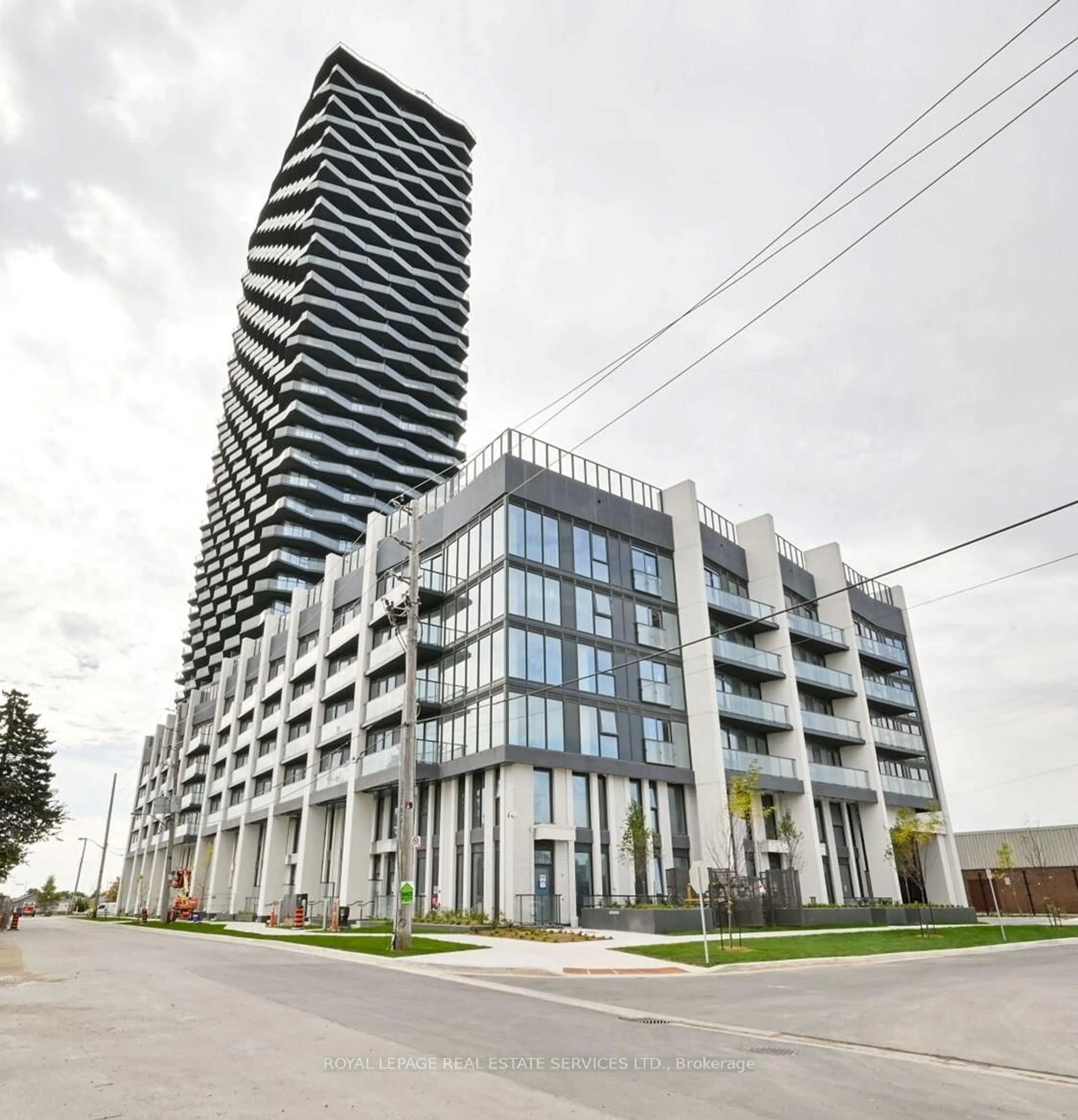 Indoor foyer for 36 Zorra St ##523, Toronto Ontario M8Z 4Z7