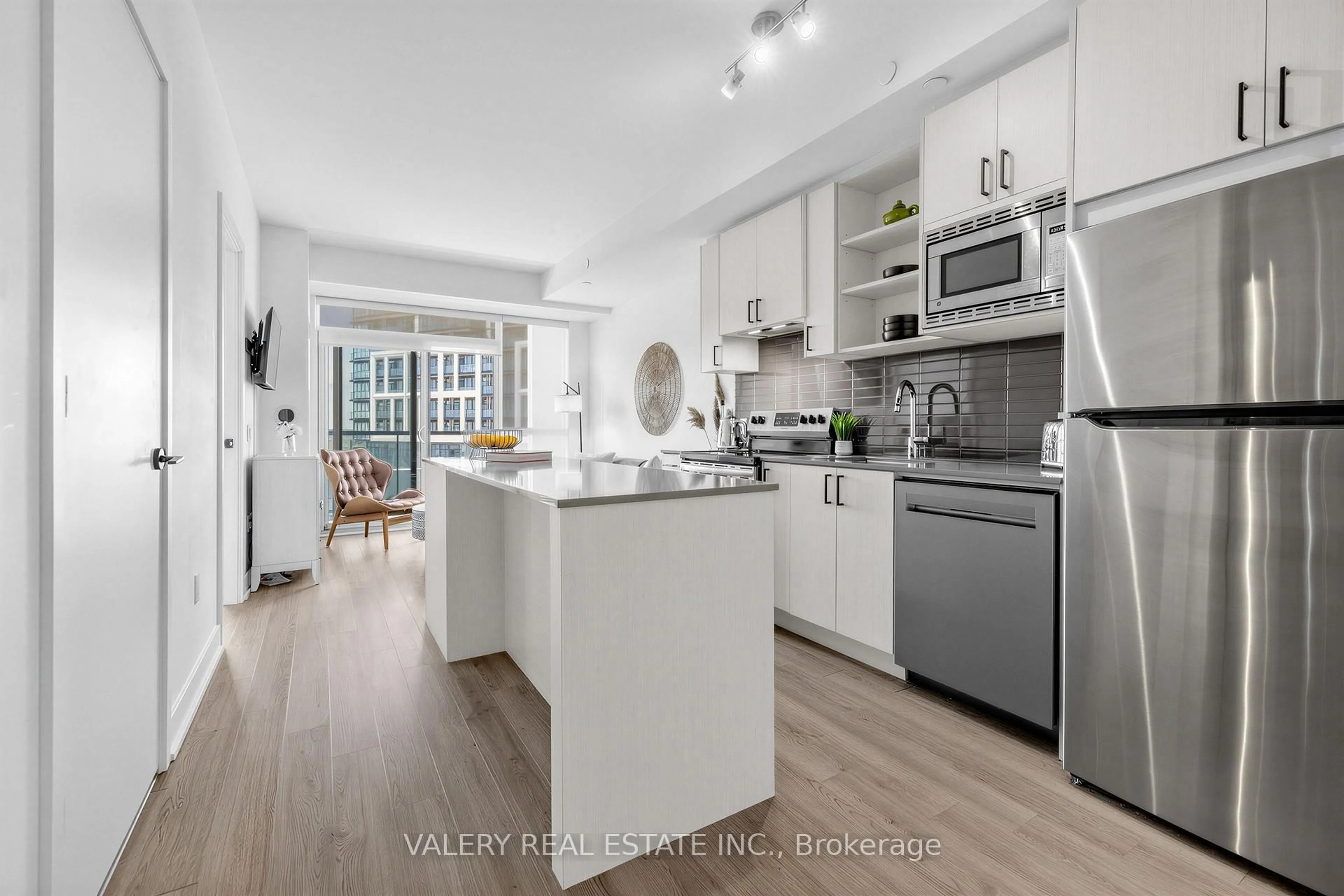 Open concept kitchen, unknown for 60 George Butchart Dr #411, Toronto Ontario M3K 0E1