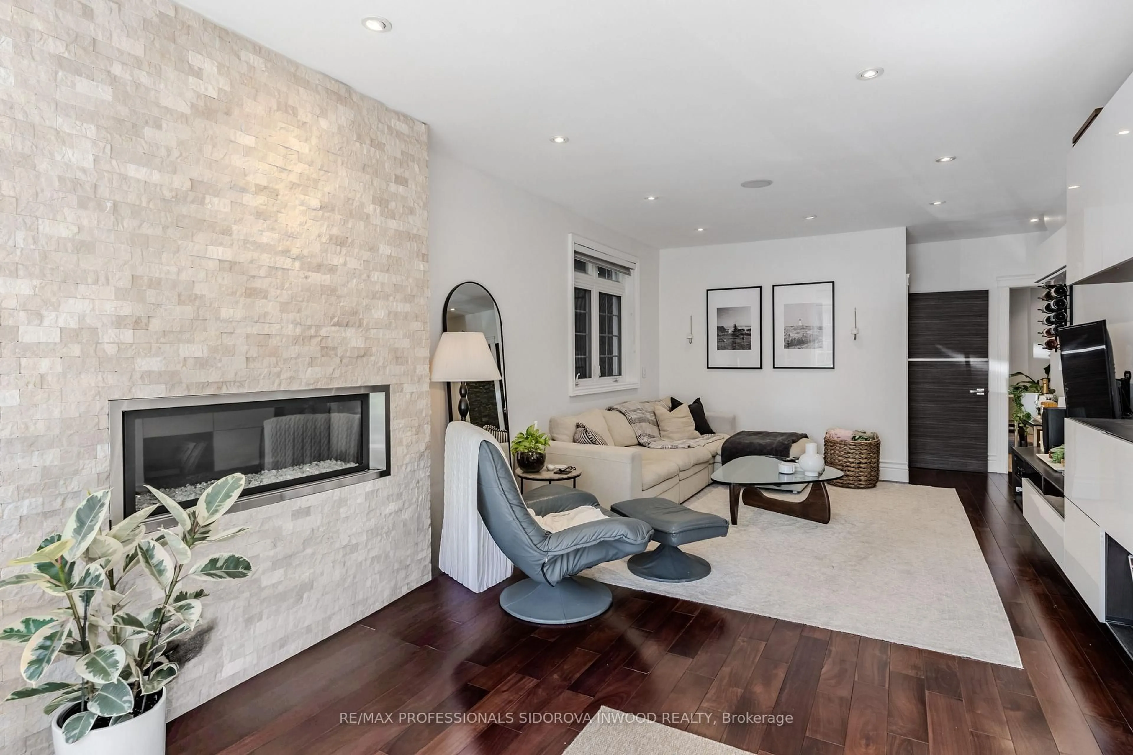Living room with furniture, ceramic/tile floor for 146 Mavety St, Toronto Ontario M6P 2L9