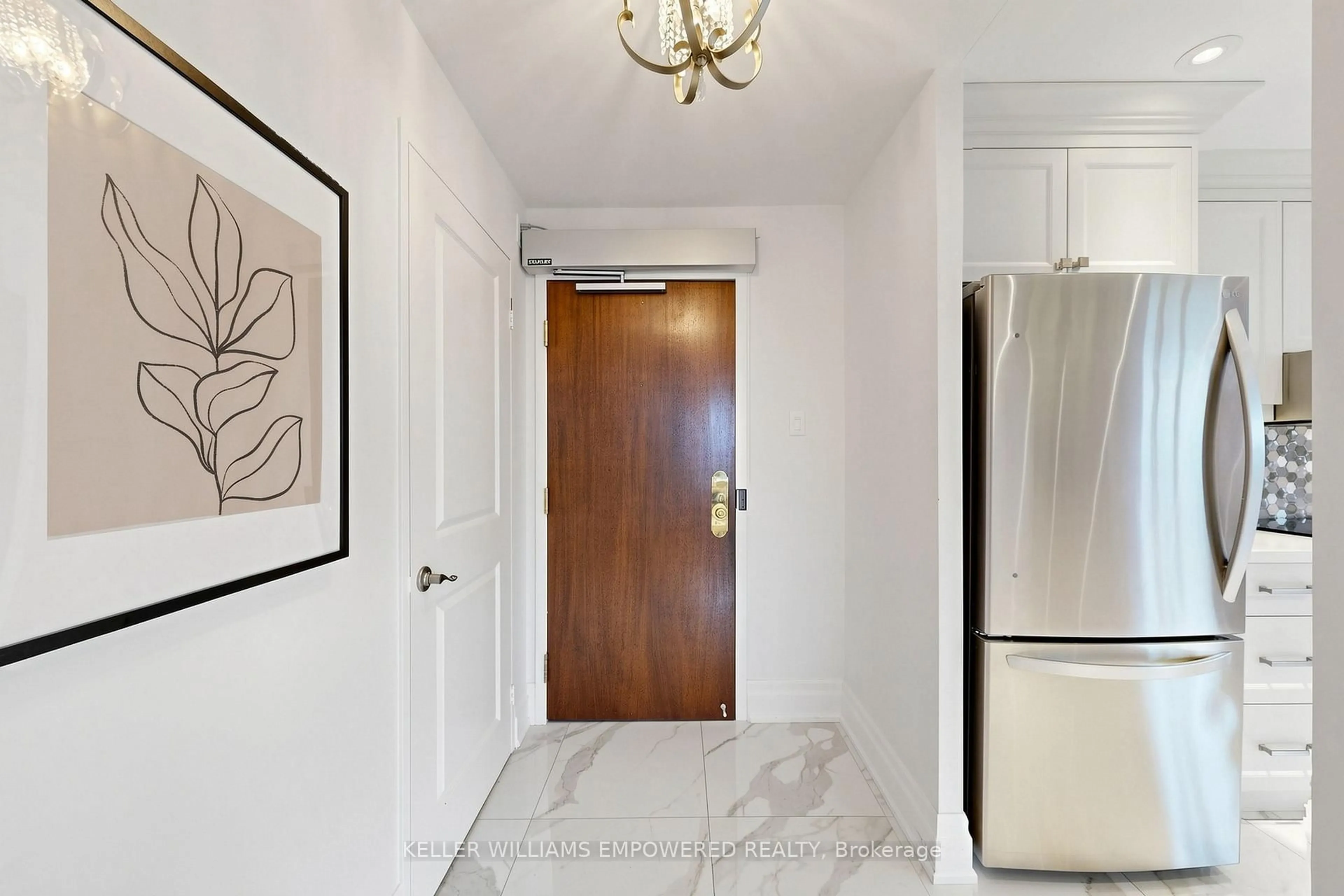 Indoor entryway for 1320 Islington Ave #701, Toronto Ontario M9A 5C6