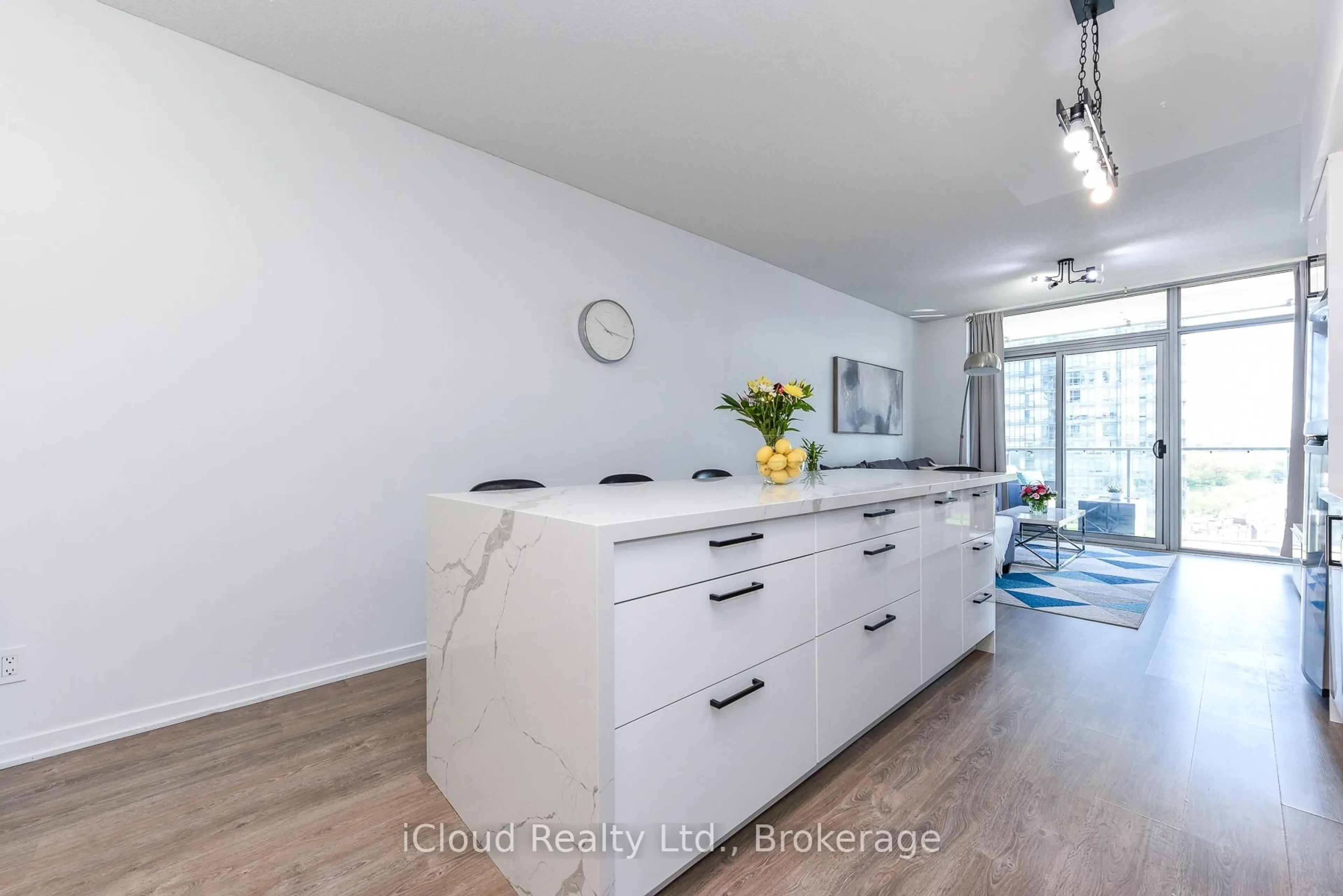 Unknown for 103 The Queensway #1303, Toronto Ontario M6S 5B3