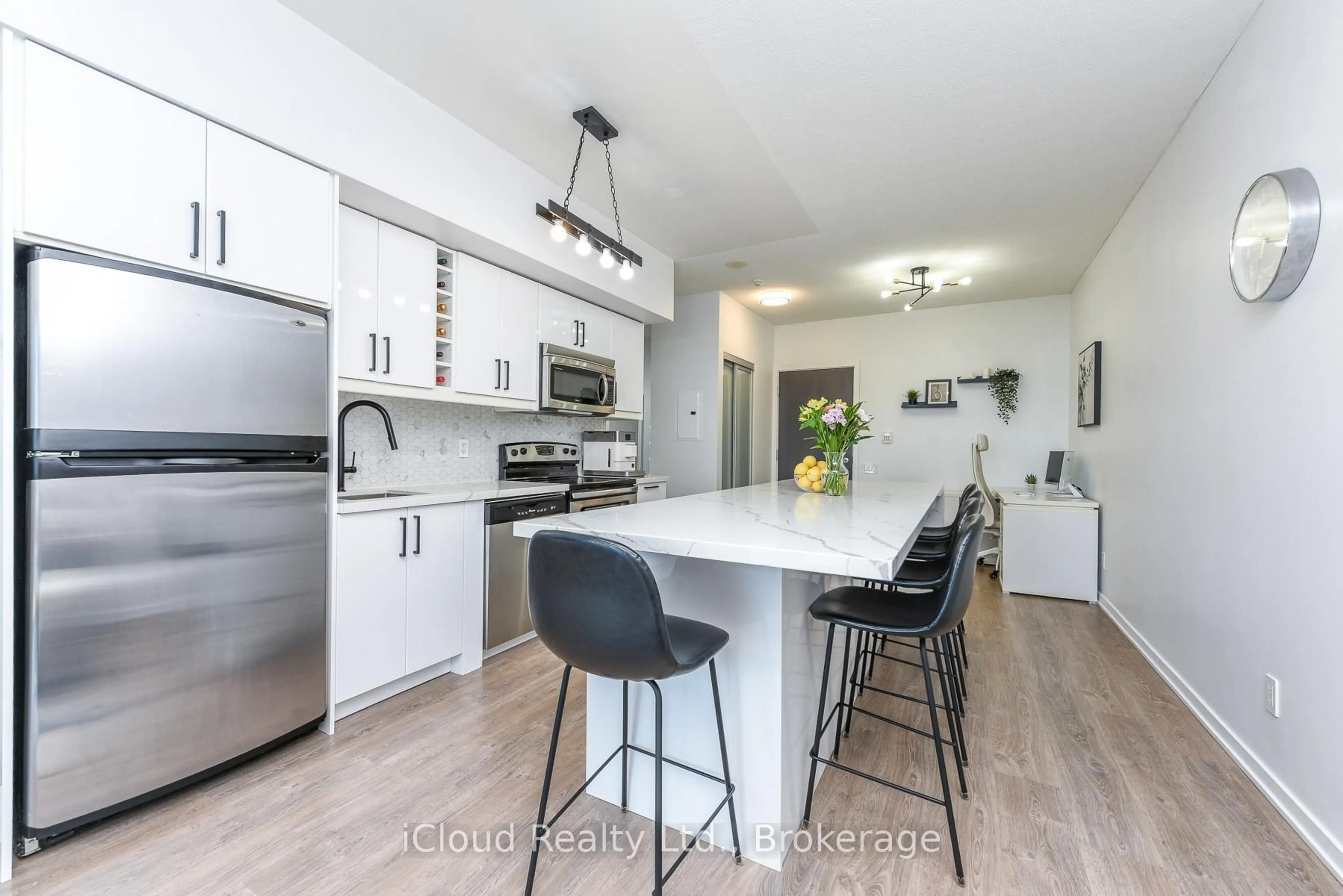 Open concept kitchen, unknown for 103 The Queensway #1303, Toronto Ontario M6S 5B3