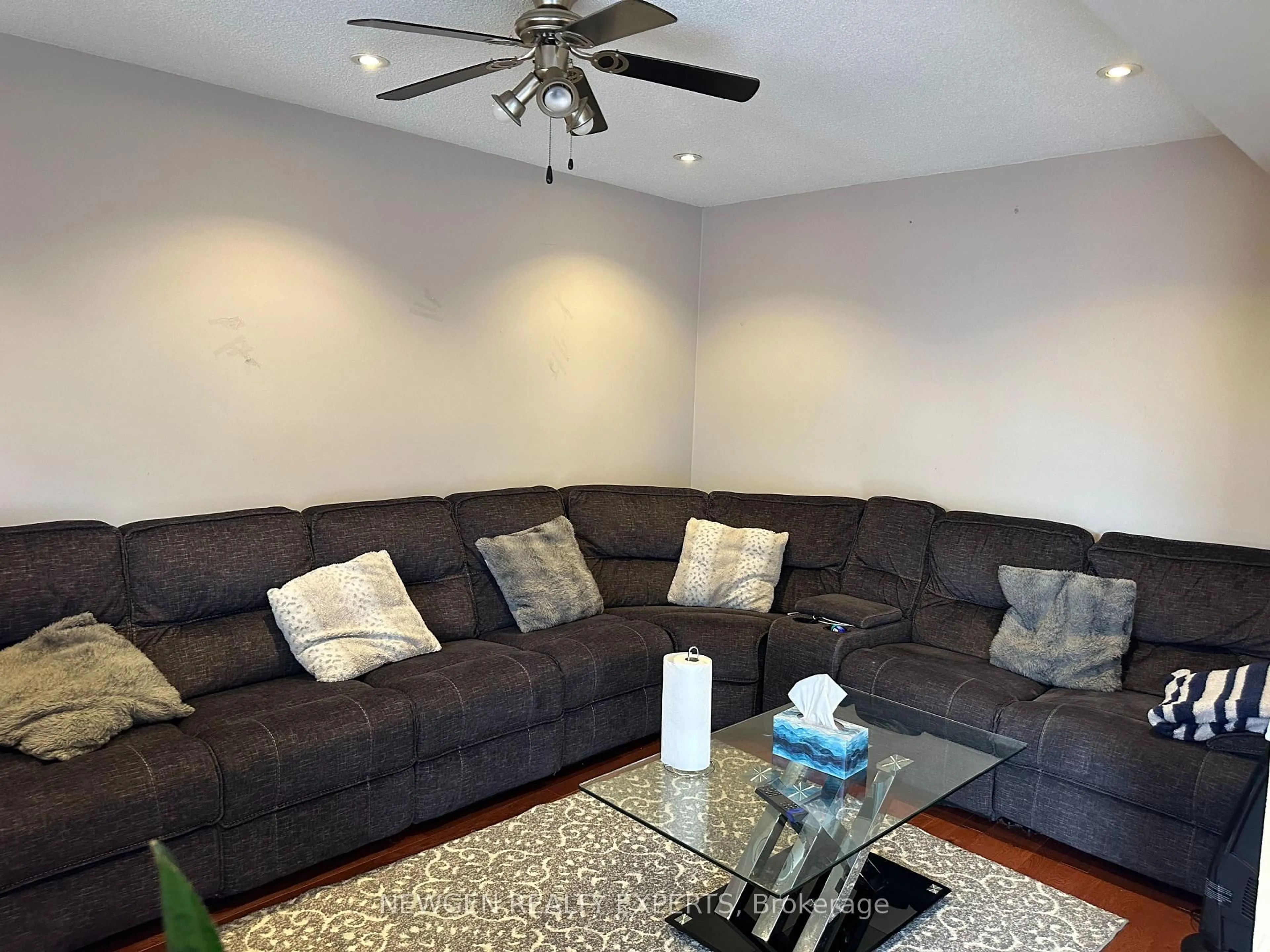 Living room with furniture, unknown for 107 Rollingwood Dr, Brampton Ontario L6Y 5P9