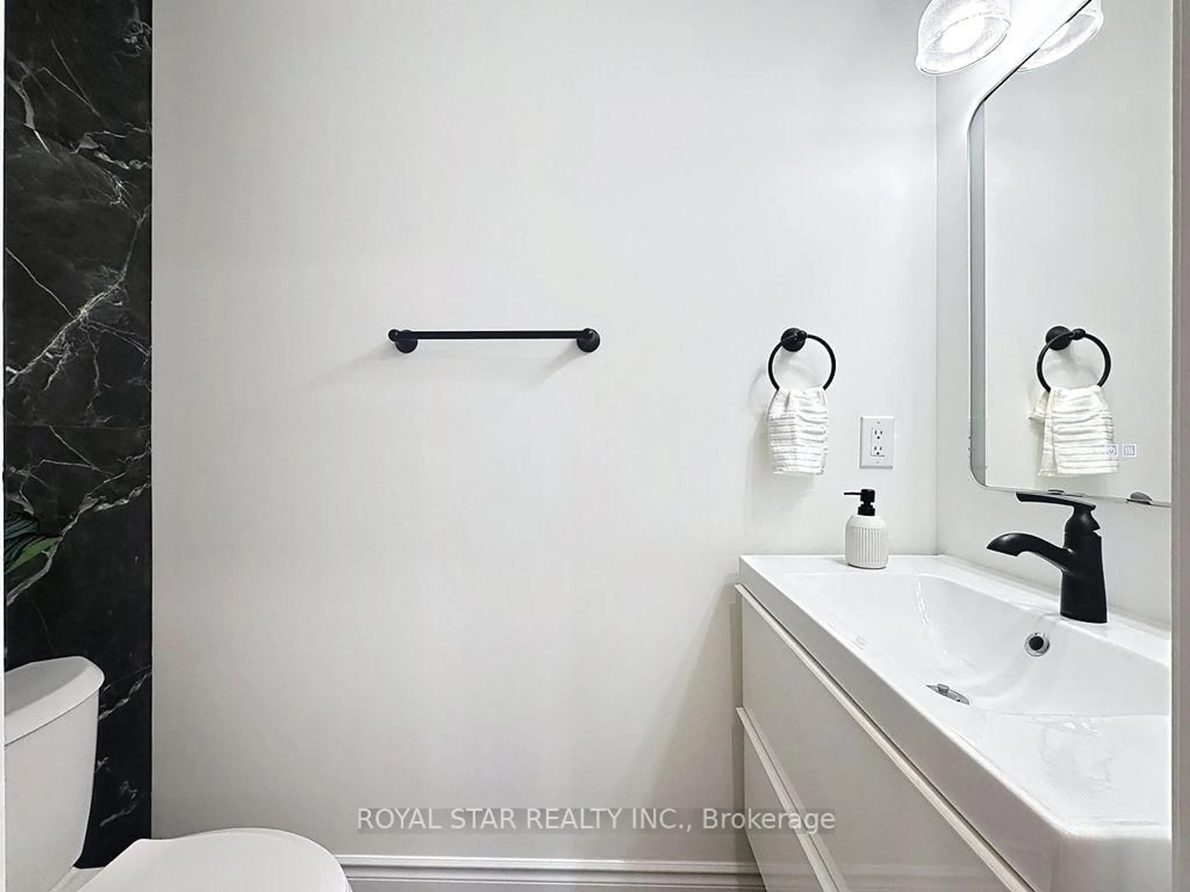 Standard bathroom, ceramic/tile floor for 351 Giddings Cres, Milton Ontario L9T 7A4