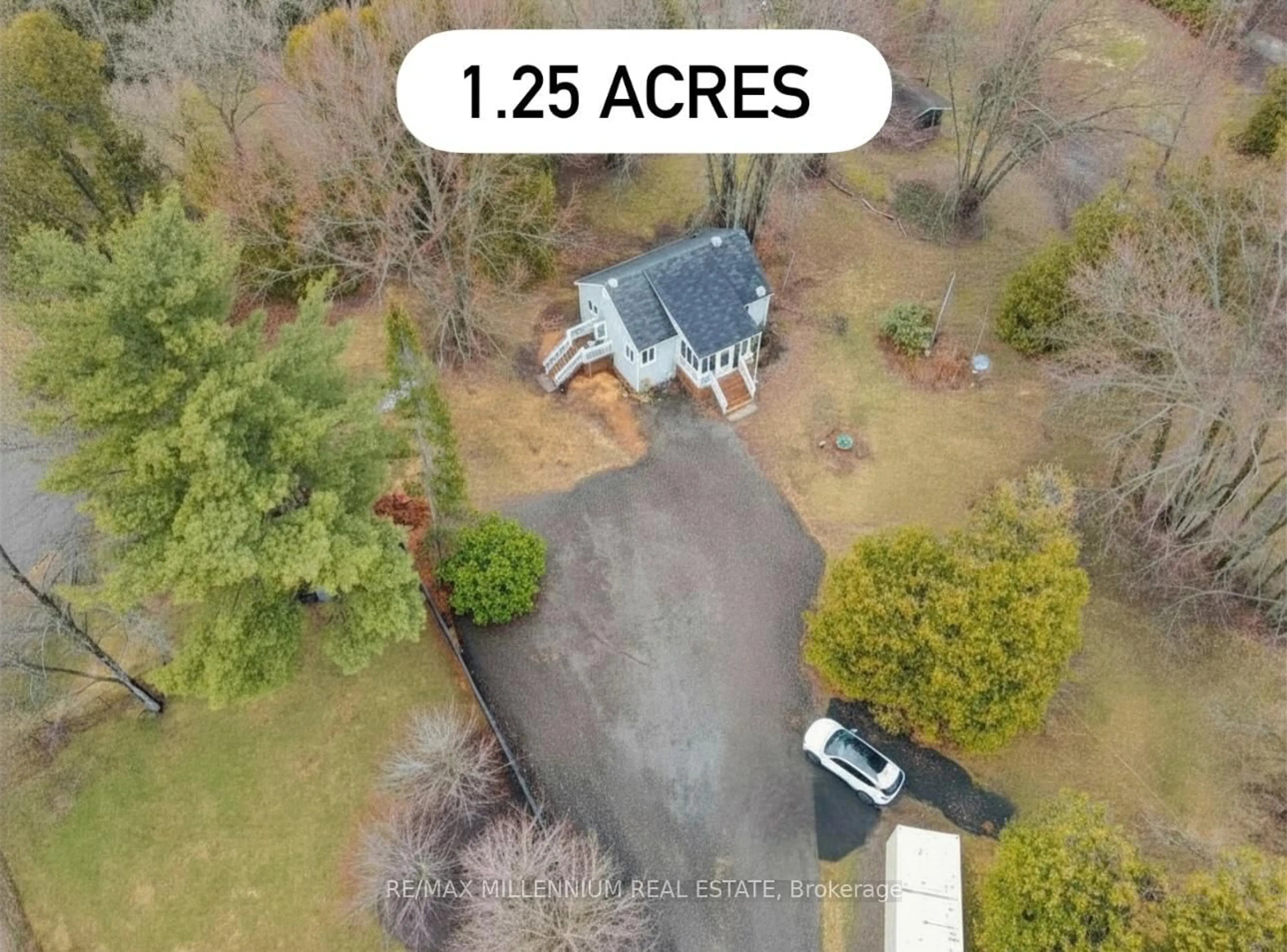 A pic from outside/outdoor area/front of a property/back of a property/a pic from drone, street for 2424 Olde Base Line Rd, Caledon Ontario L7C 0J3