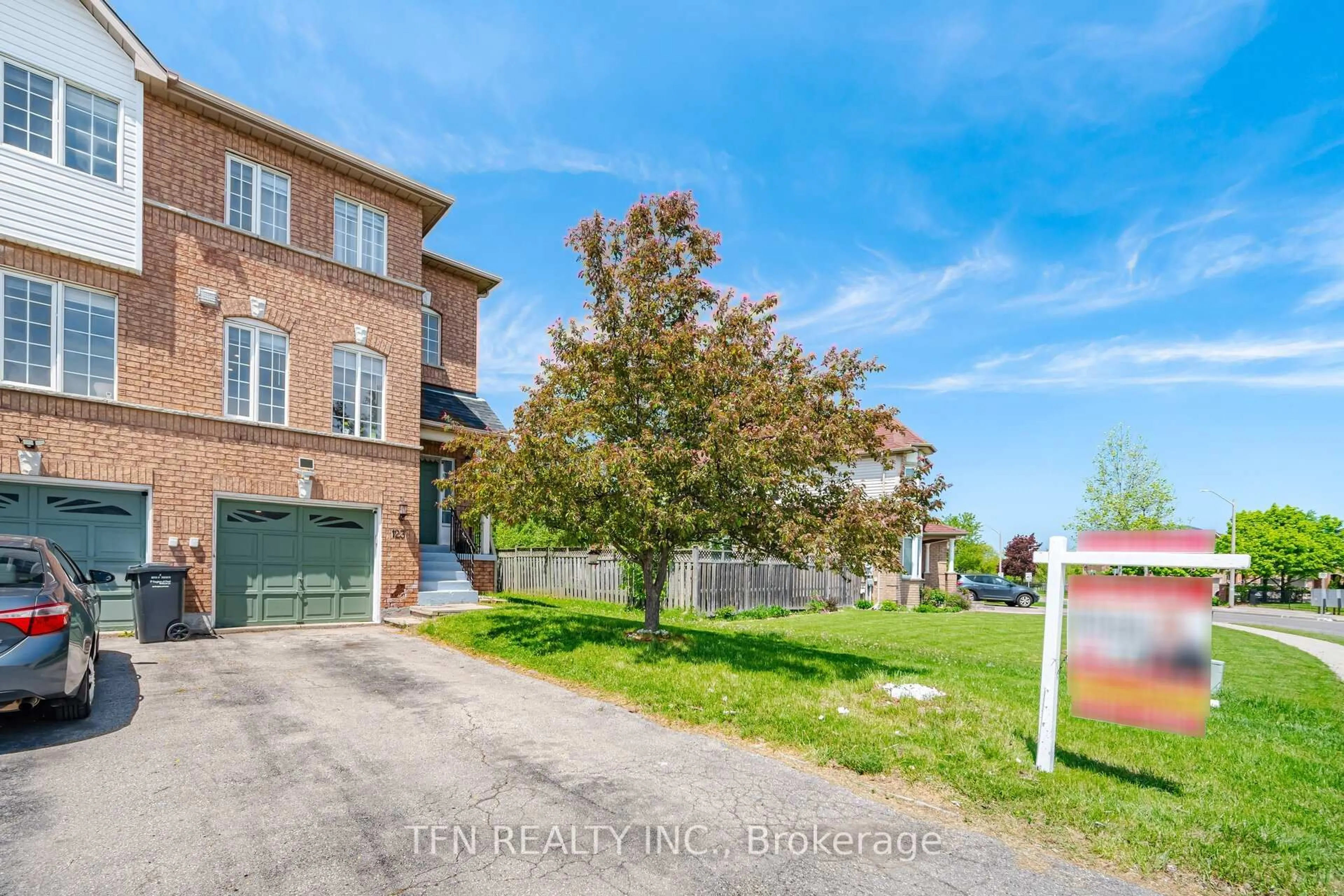 A pic from outside/outdoor area/front of a property/back of a property/a pic from drone, street for 123 Brickyard Way, Brampton Ontario L6V 4M2