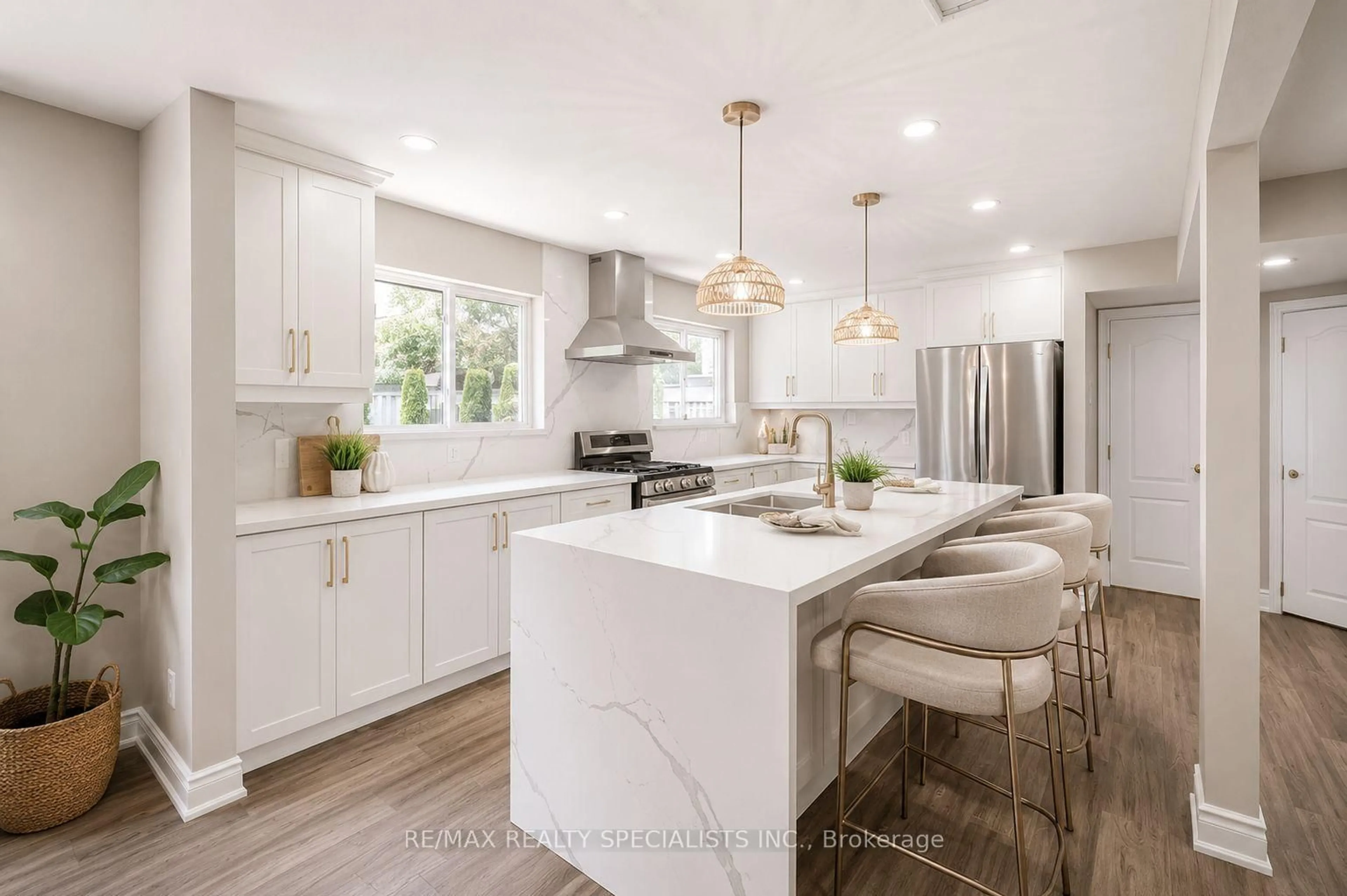 Open concept kitchen, ceramic/tile floor for 26 Allendale Rd, Brampton Ontario L6W 2Y8