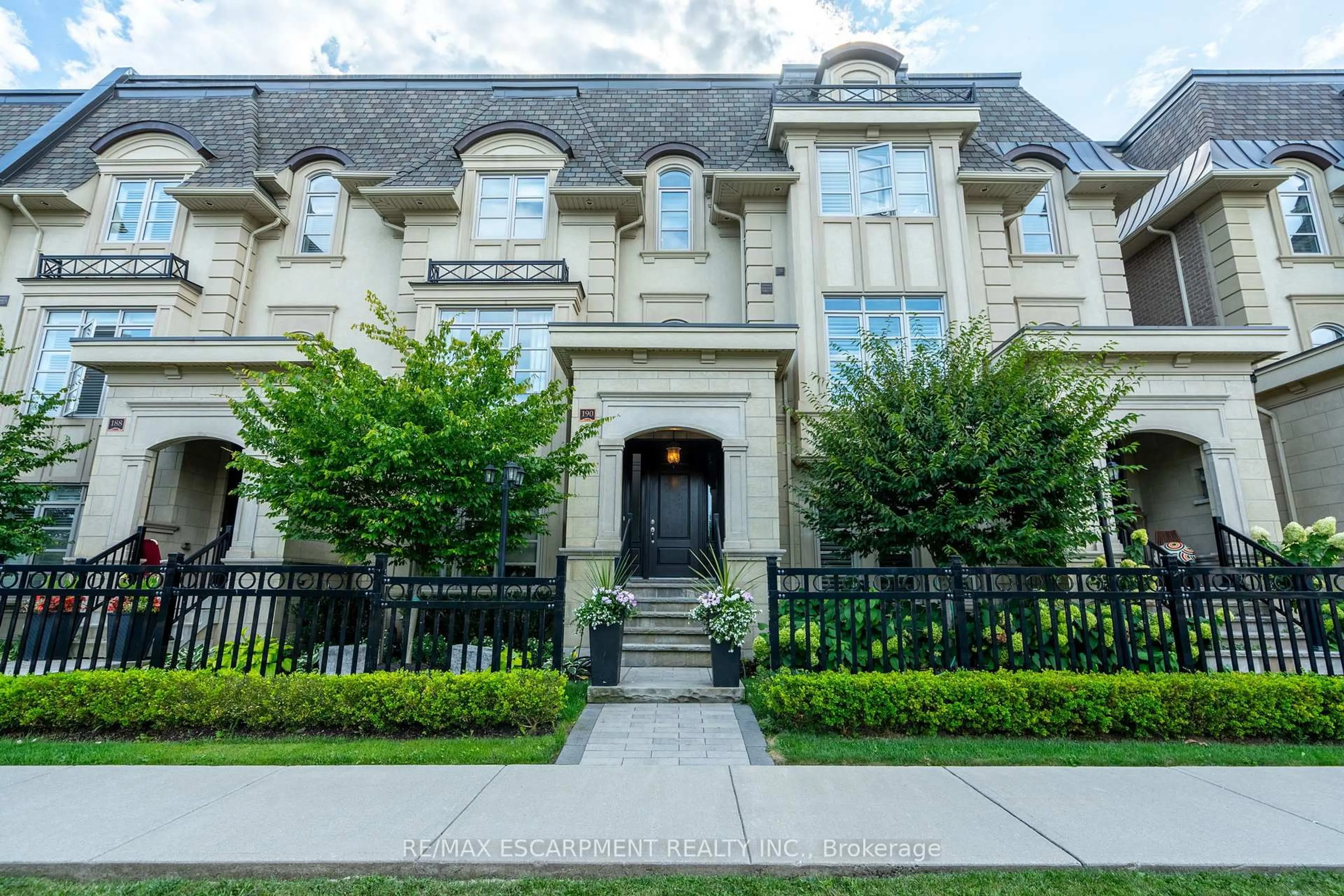 Home with brick exterior material, street for 190 Dorval Dr, Oakville Ontario L6K 0H3