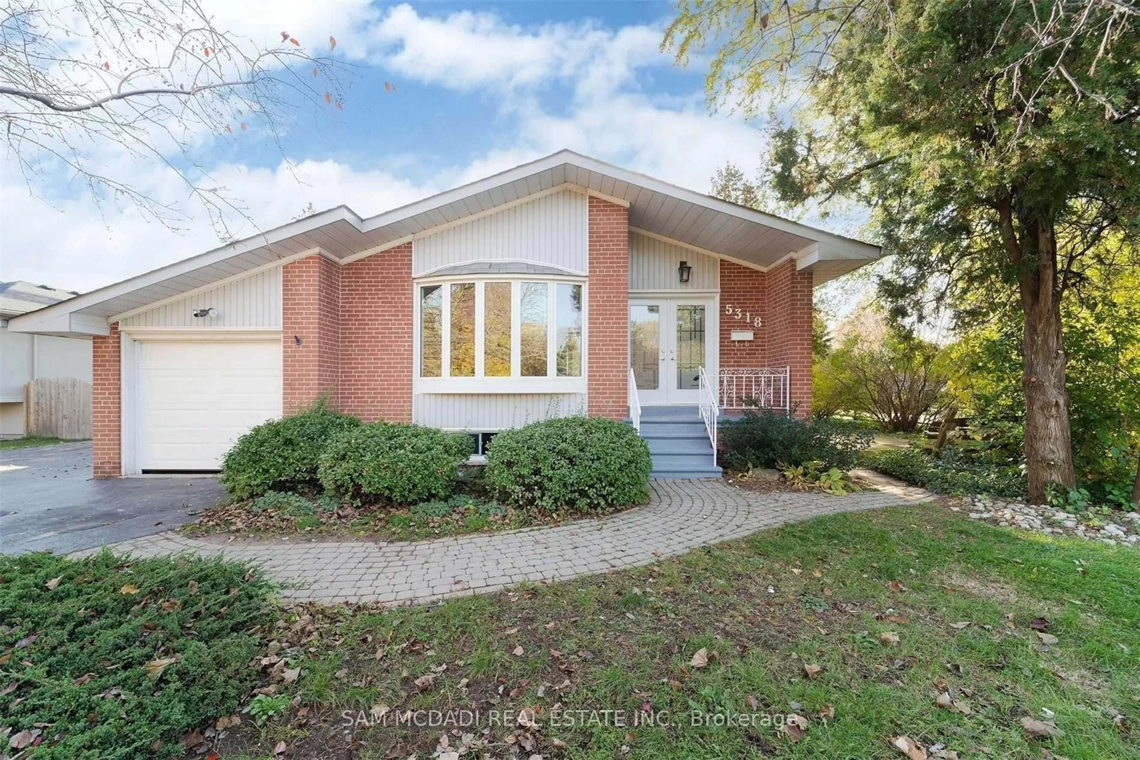 Home with brick exterior material, street for 5318 Mericourt Rd, Burlington Ontario L7L 3R4