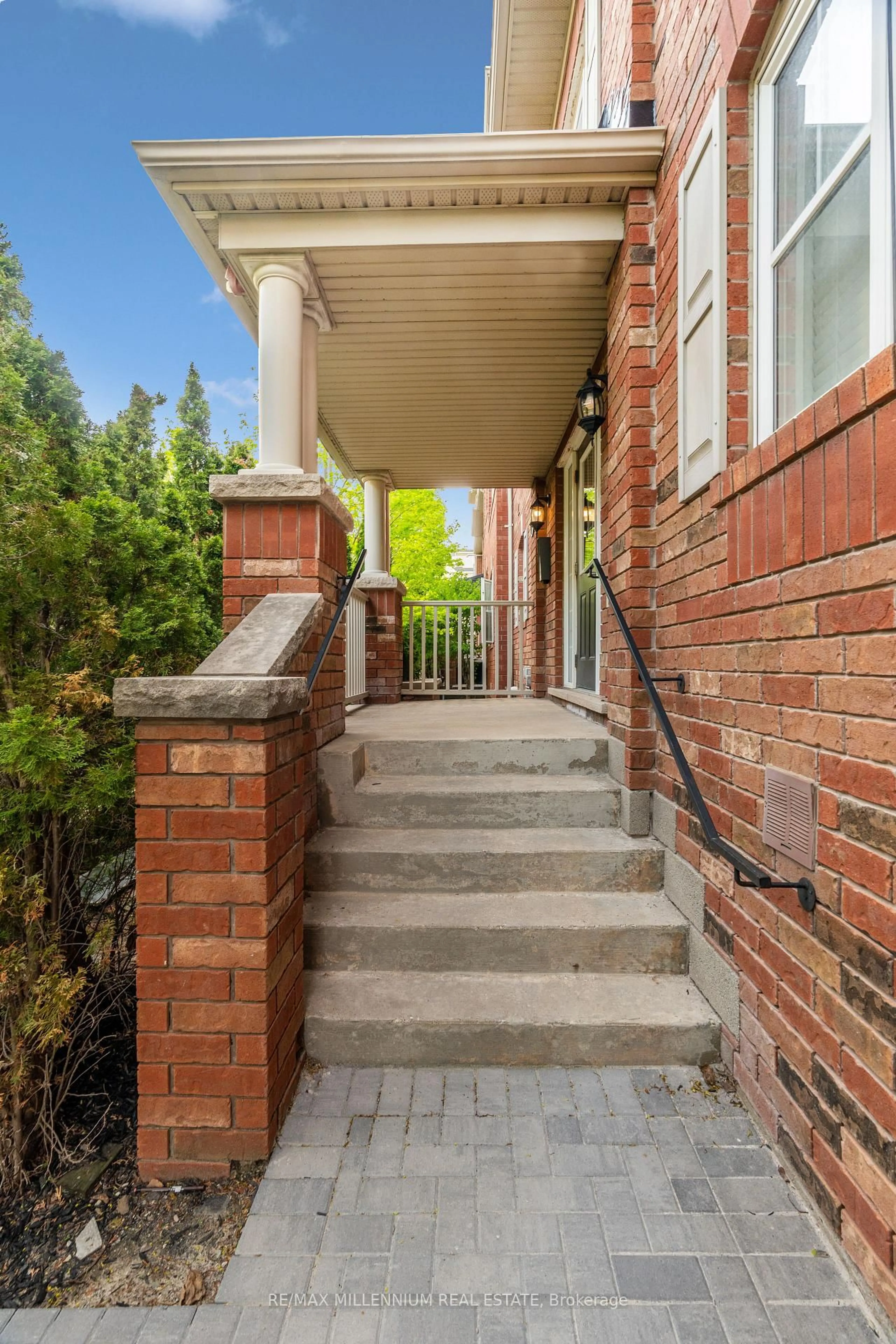 Home with brick exterior material, street for 774 Neighbourhood Circ #4, Mississauga Ontario L5B 0B6