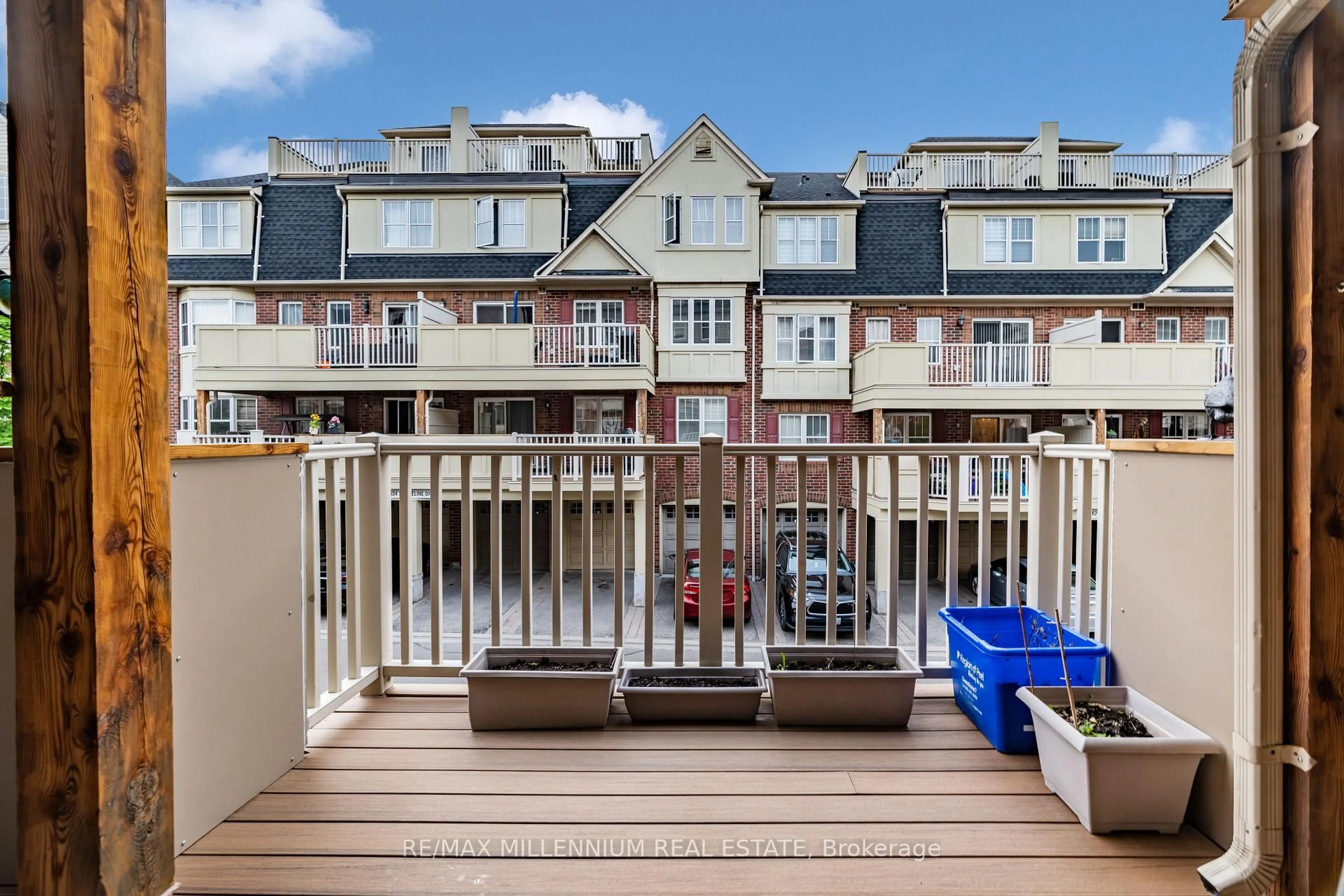 Balcony in the apartment, city buildings view from balcony for 774 Neighbourhood Circ #4, Mississauga Ontario L5B 0B6