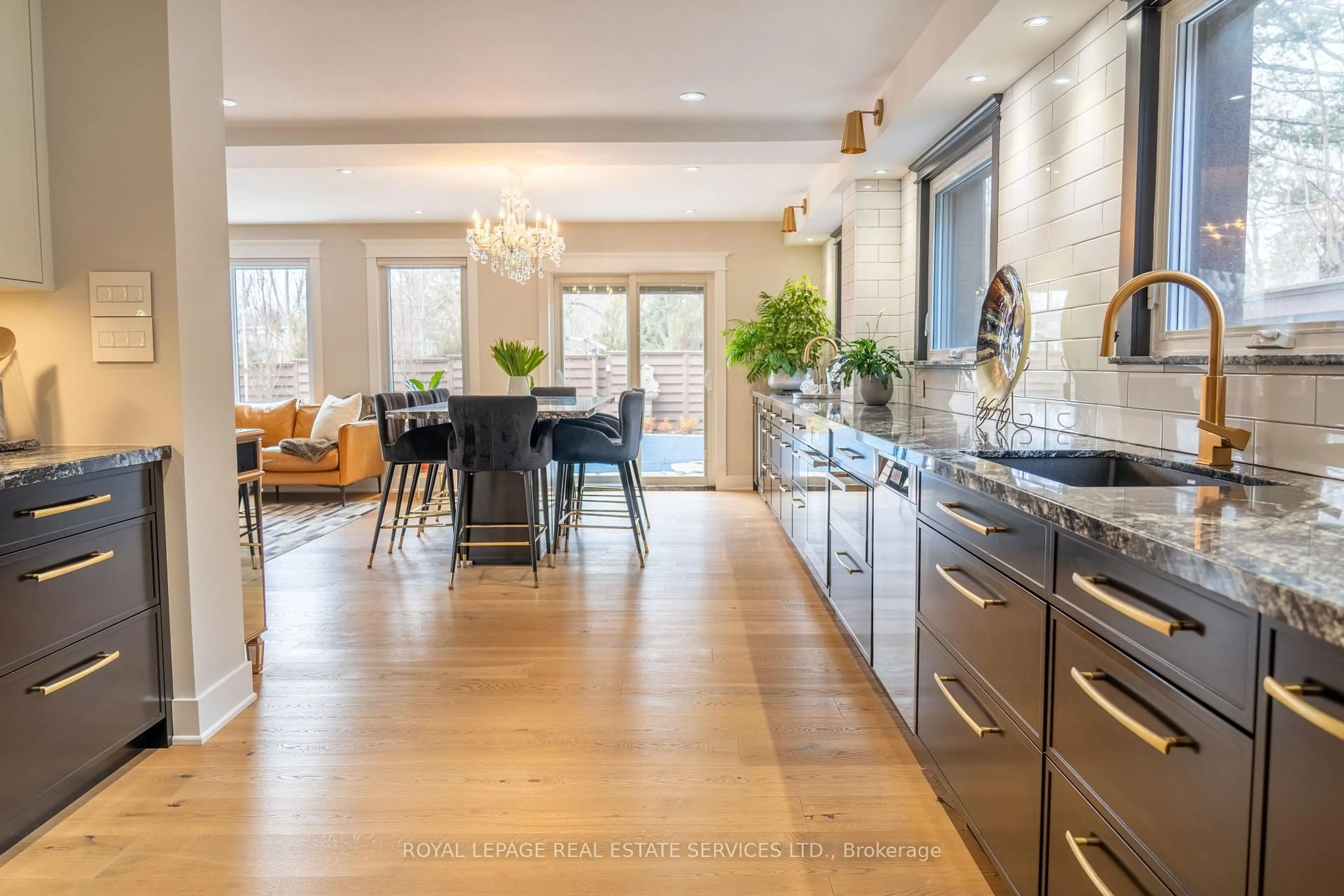 Open concept kitchen, unknown for 781 Fletcher Valley Cres, Mississauga Ontario L5J 2X4