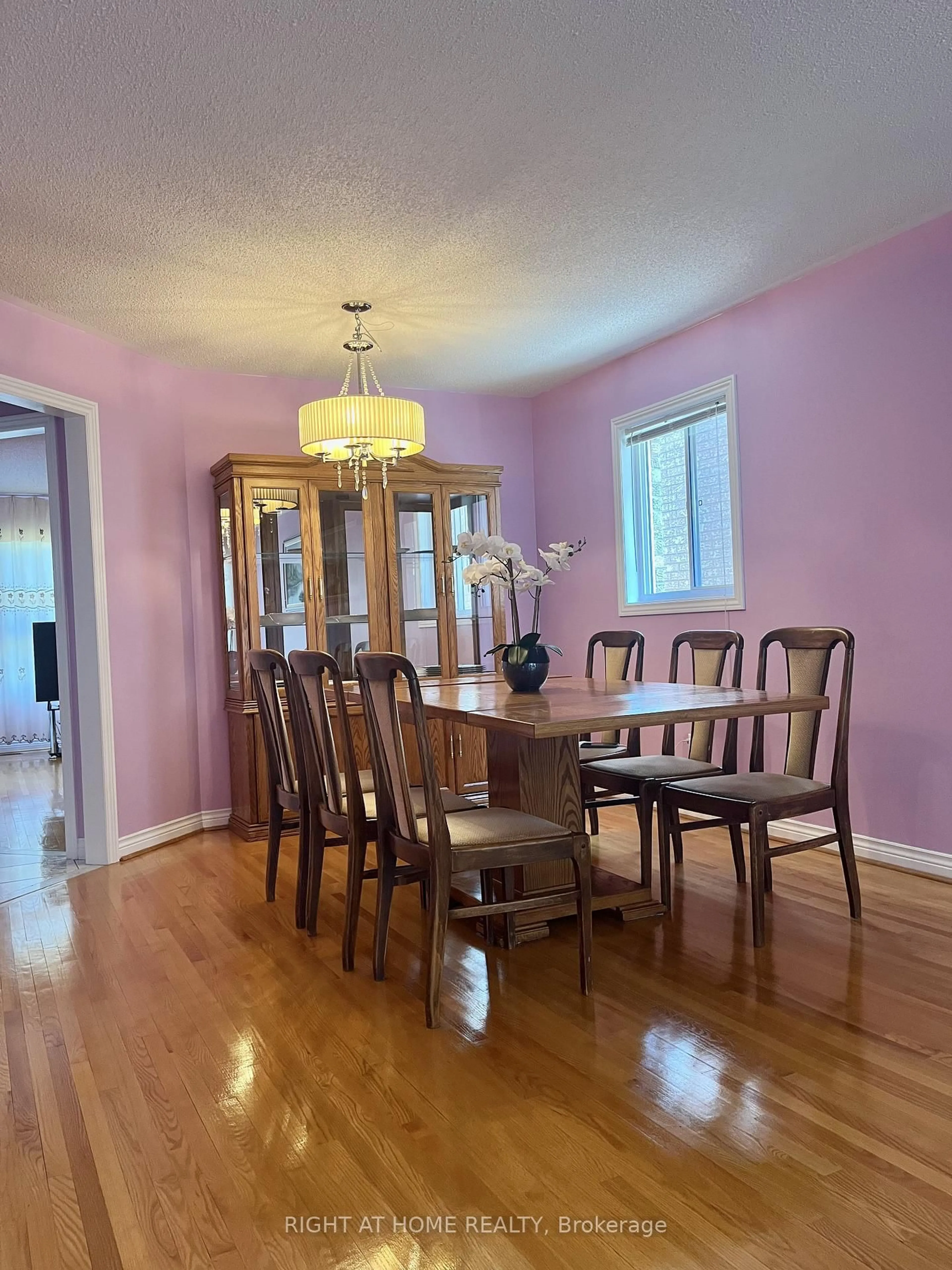 Dining room, wood/laminate floor for 865 Winterton Way, Mississauga Ontario L5V 1Z5