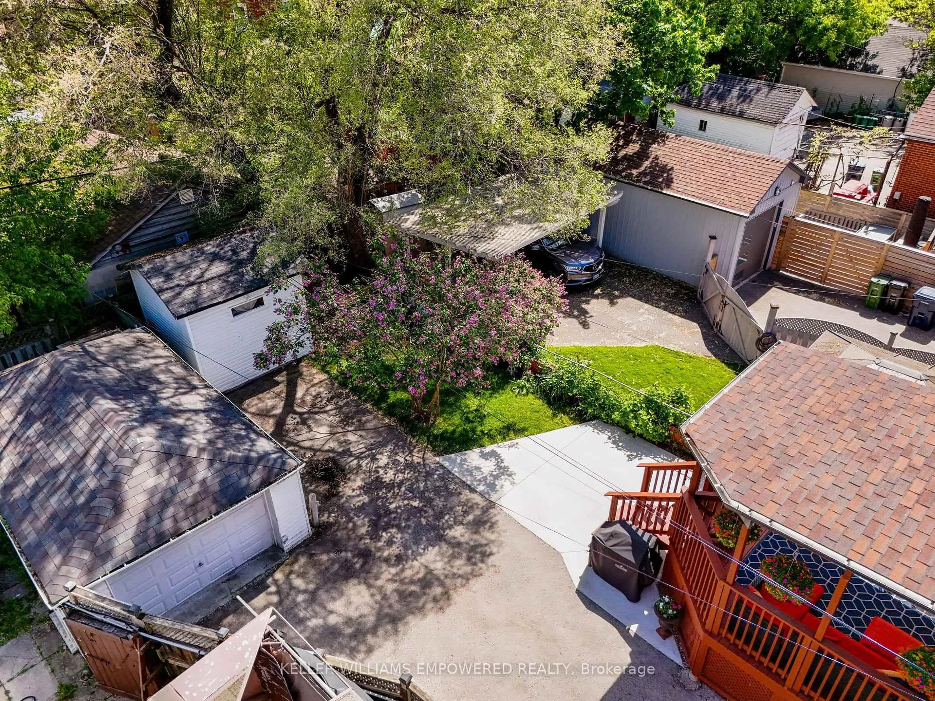 A pic from outside/outdoor area/front of a property/back of a property/a pic from drone, city buildings view from balcony for 451 Whitmore Ave, Toronto Ontario M6E 2N6