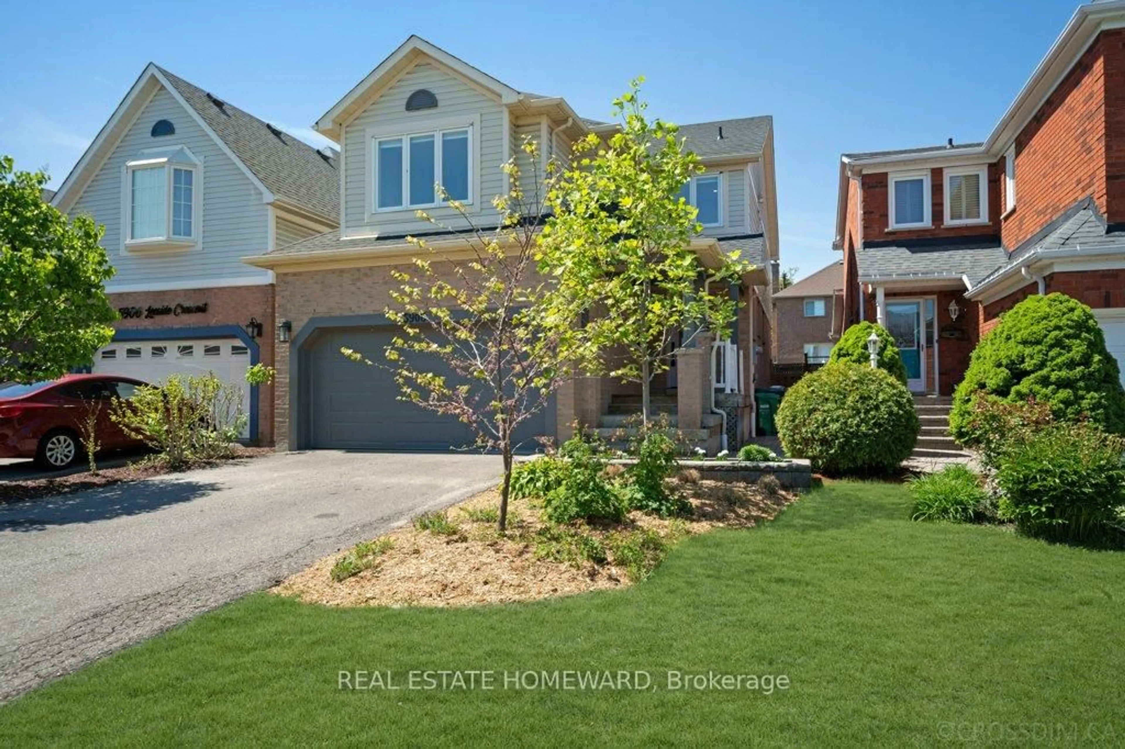 Home with brick exterior material, street for 5908 Leeside Cres, Mississauga Ontario L5M 5L8