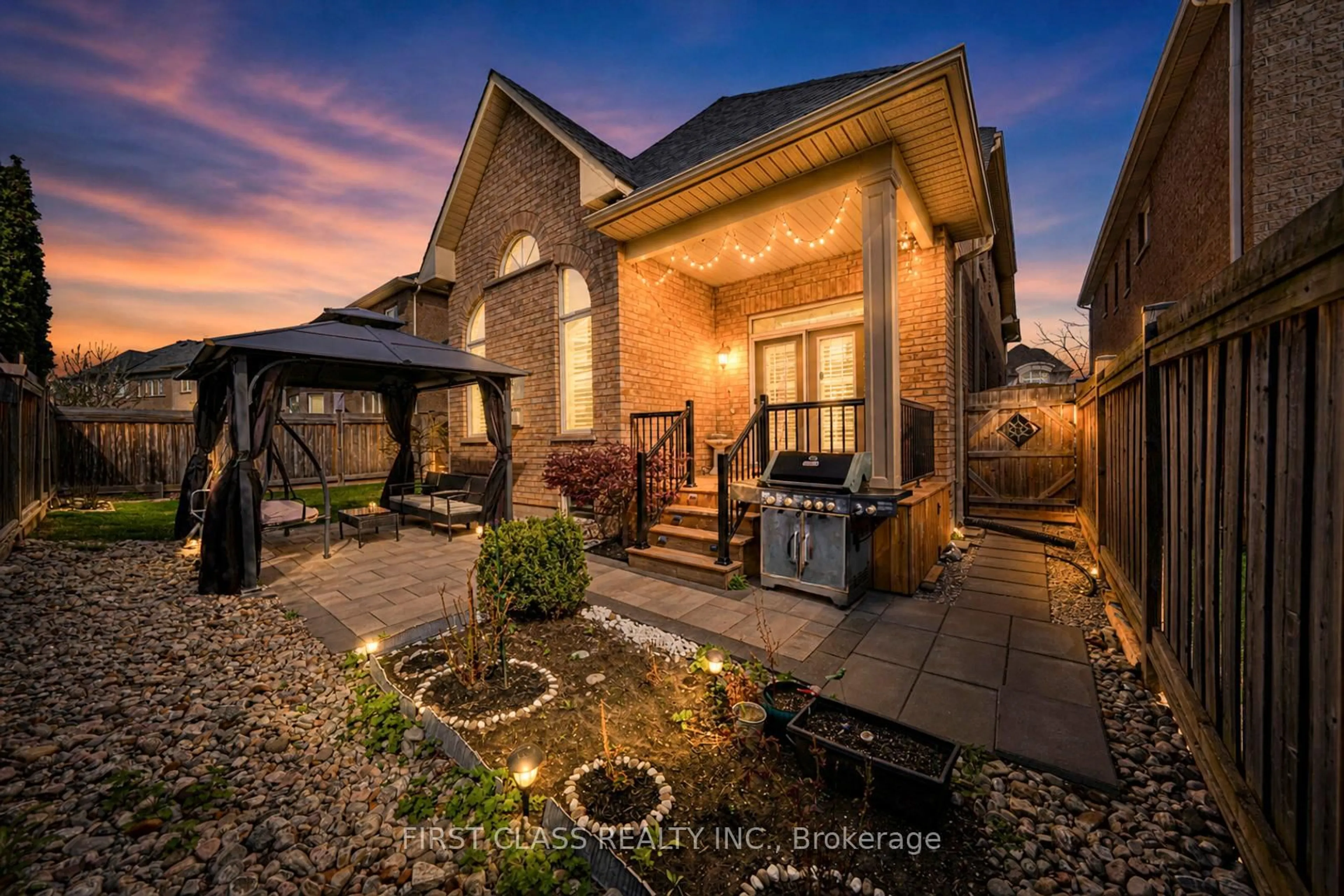 Home with brick exterior material, street for 549 Daniel Clarke Way, Oakville Ontario L6M 0N9
