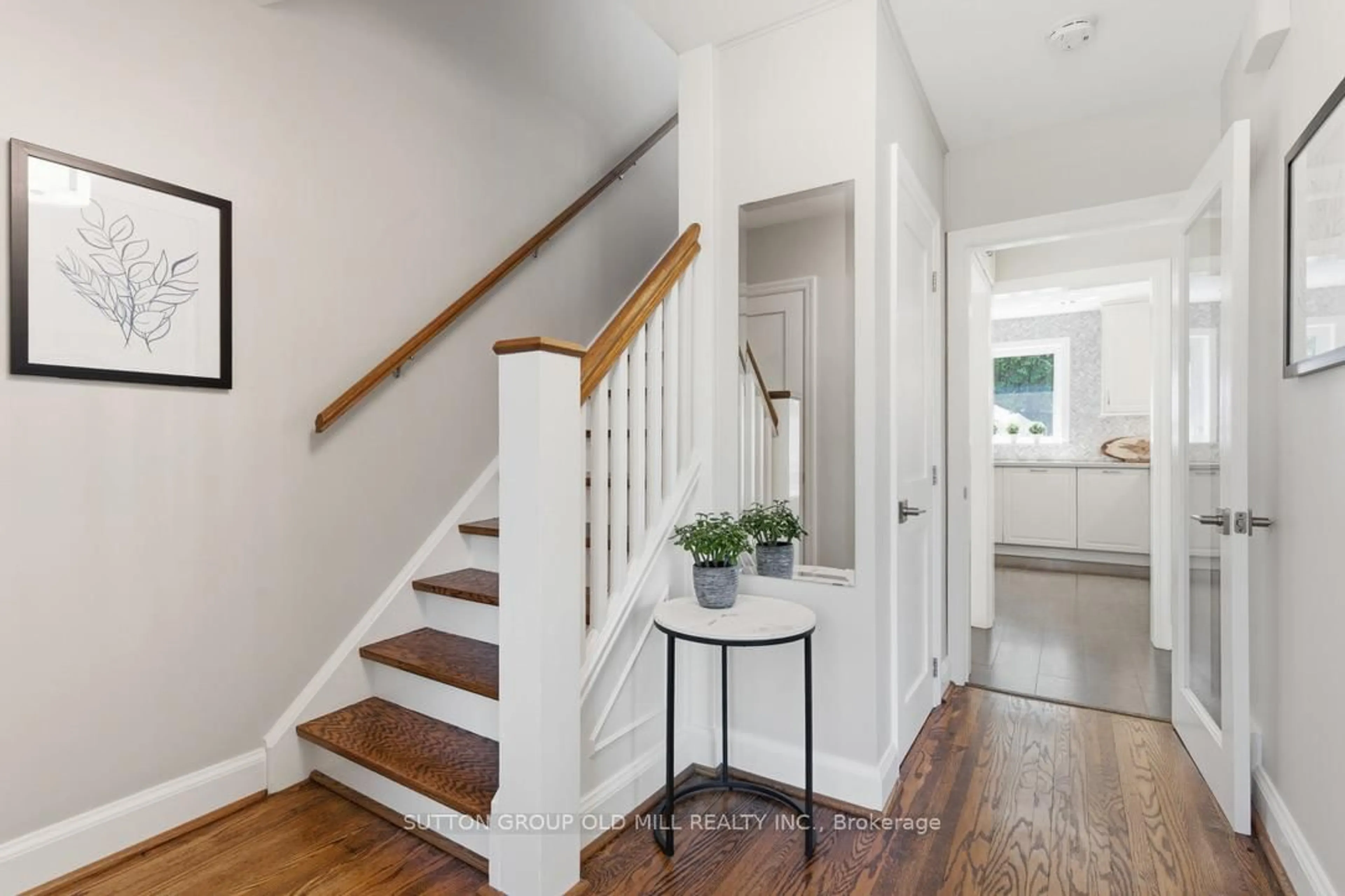 Indoor entryway for 78 Ballacaine Dr, Toronto Ontario M8Y 4B7