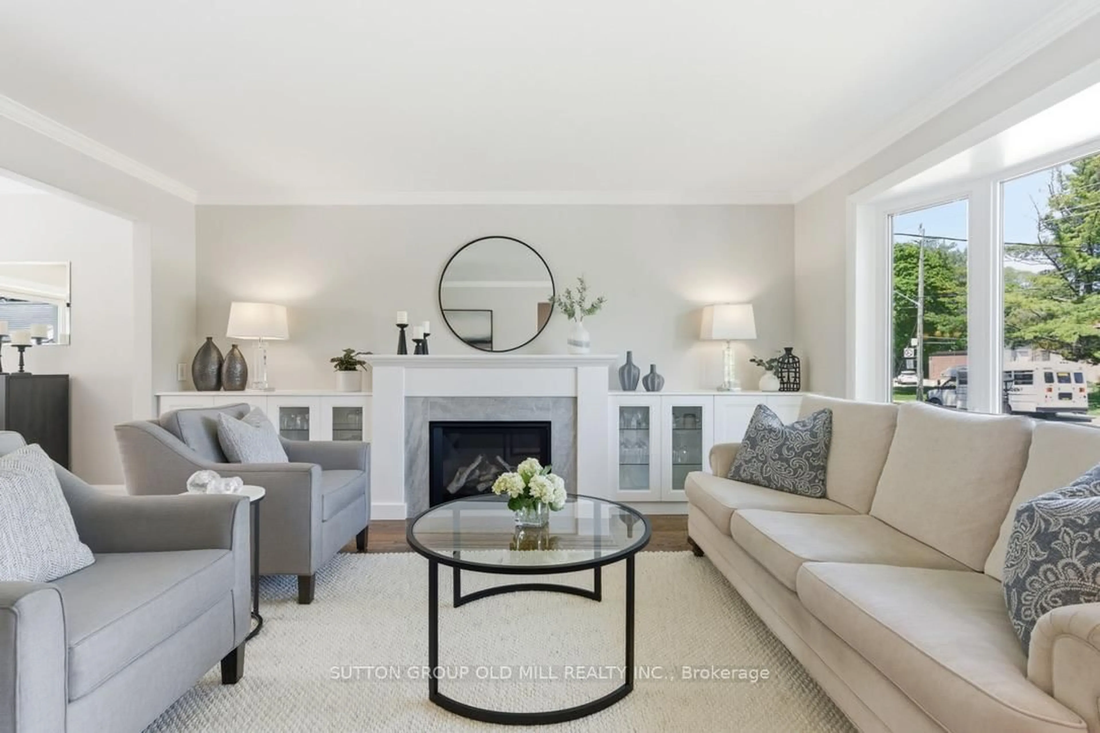 Living room with furniture, unknown for 78 Ballacaine Dr, Toronto Ontario M8Y 4B7