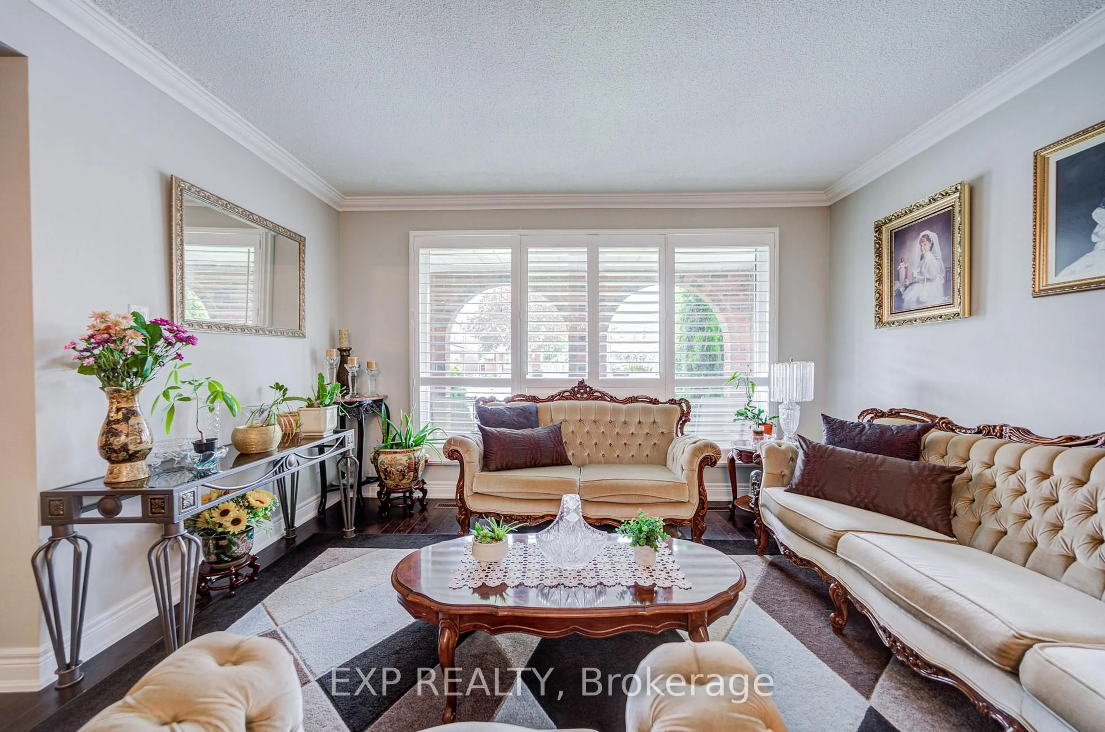 Living room with furniture, unknown for 593a Scarlett Rd, Toronto Ontario M9P 2S6