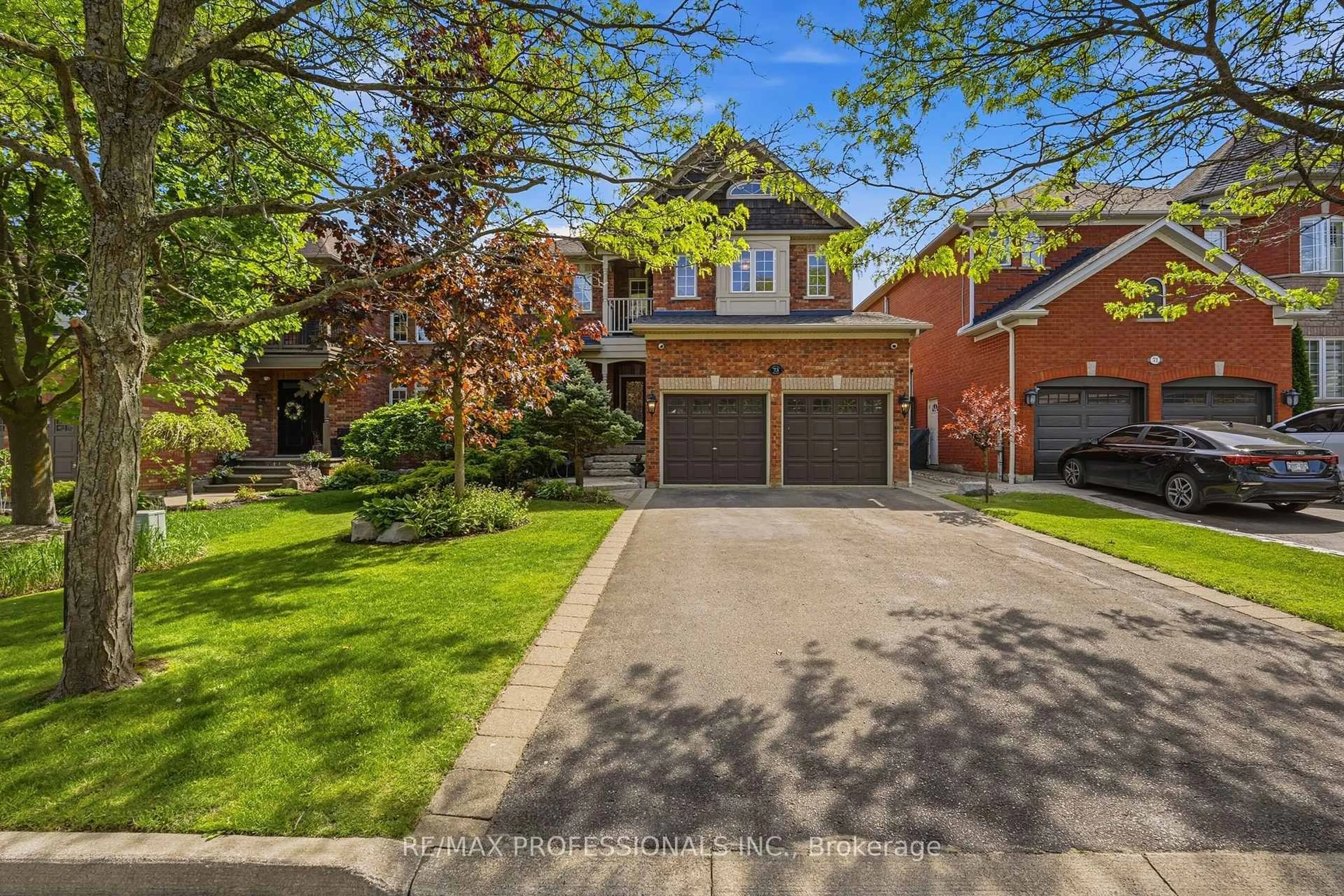 Home with brick exterior material, street for 73 North Ridge Cres, Halton Hills Ontario L7G 6E6