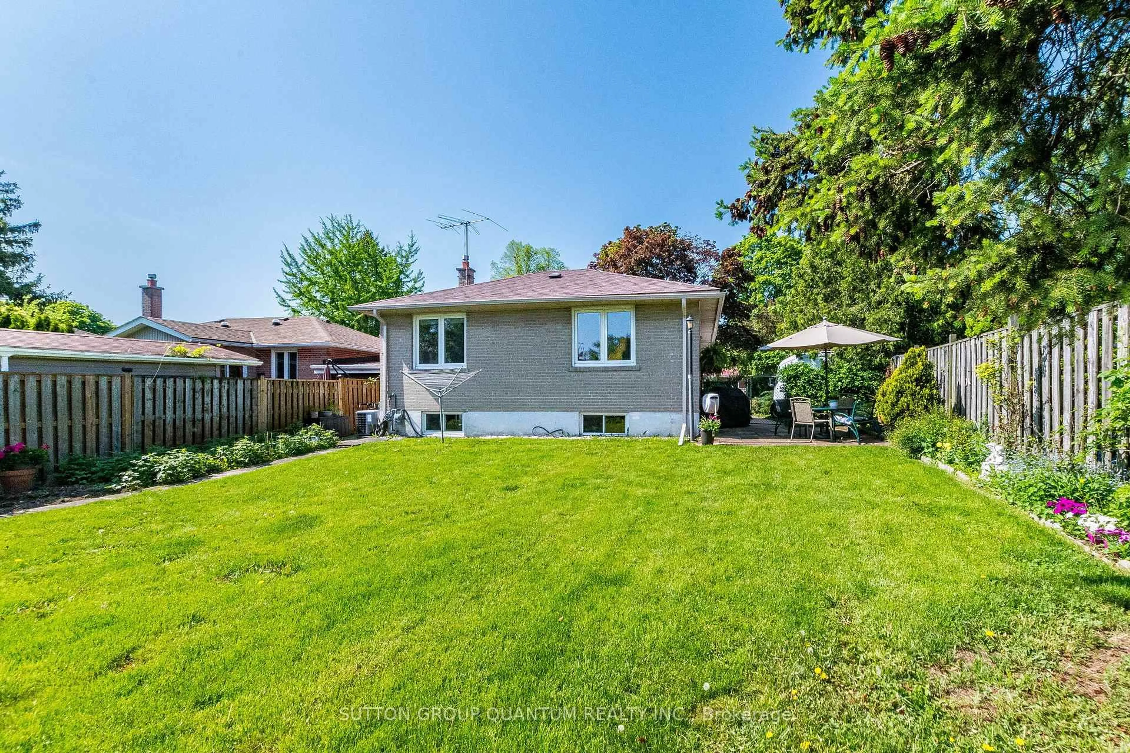Unknown for 1293 Daimler Rd, Mississauga Ontario L5J 3T3