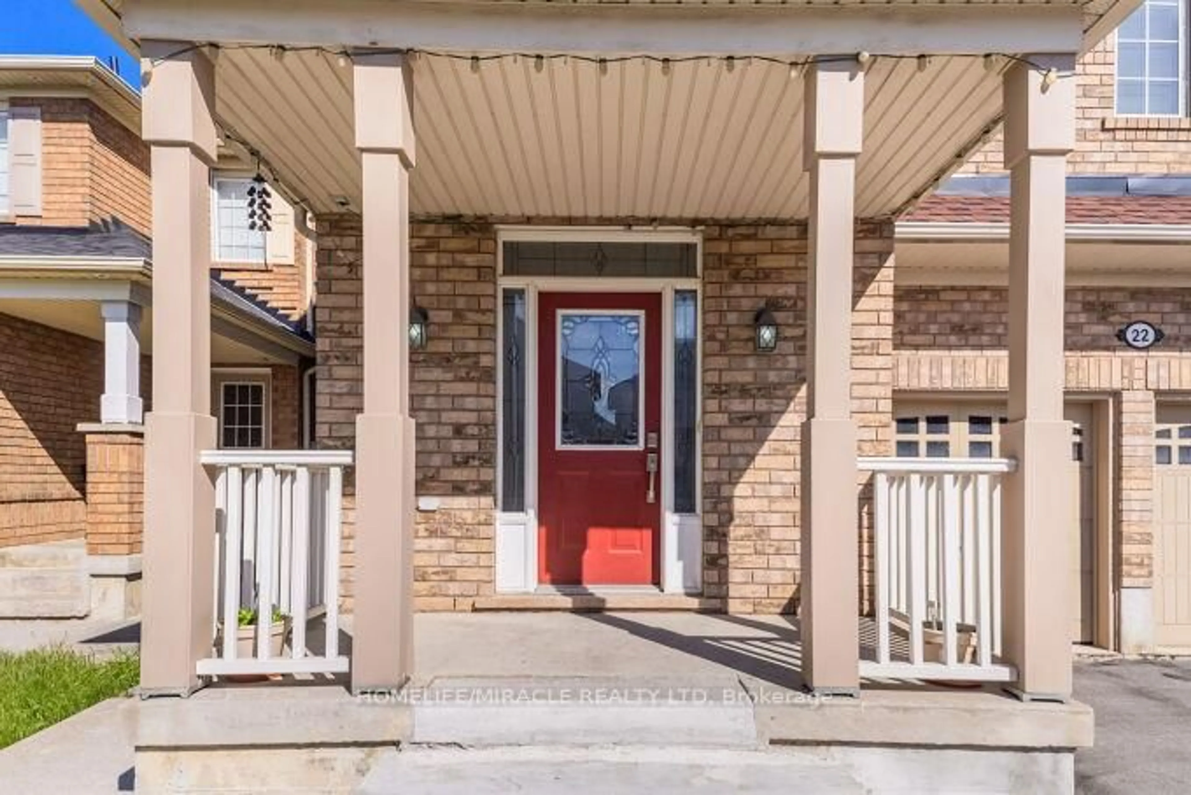 Indoor entryway for 22 Raccoon St, Brampton Ontario L6S 6L3