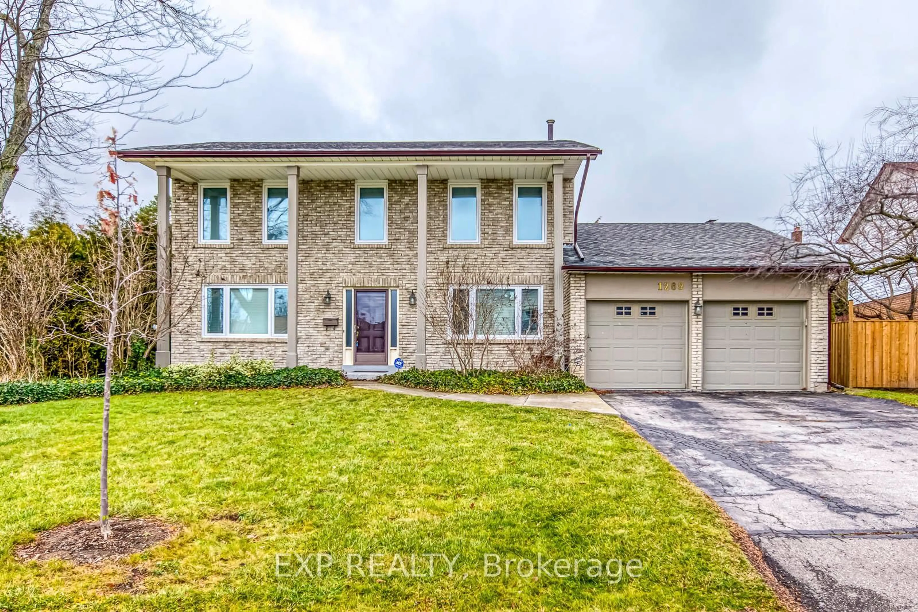 Home with brick exterior material, street for 1269 Abbey Crt, Burlington Ontario L7P 3R4