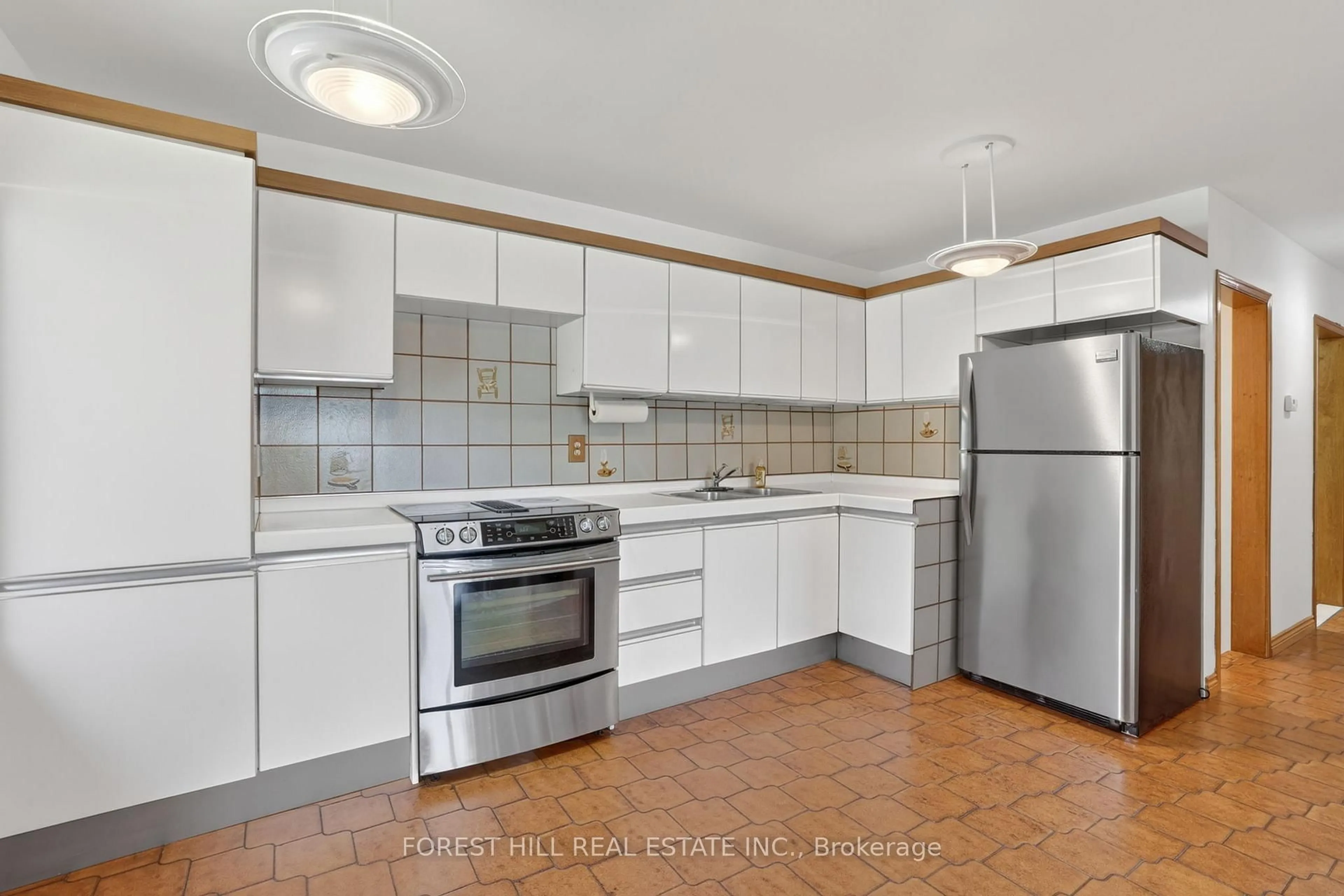 Standard kitchen, ceramic/tile floor for 11 Fairweather Rd, Toronto Ontario M6M 4C8