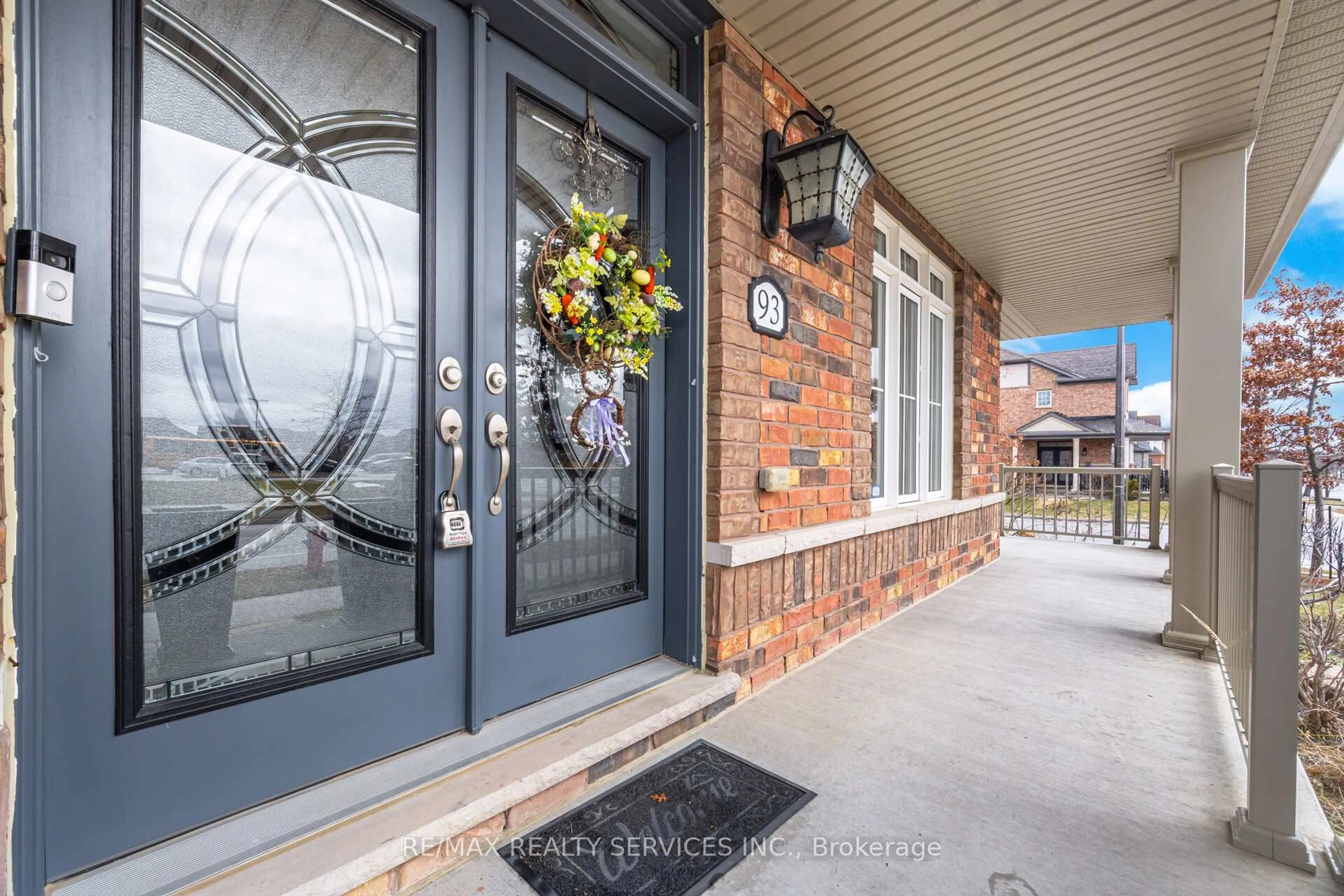 Indoor entryway for 93 Learmont Ave, Caledon Ontario L7C 3R4