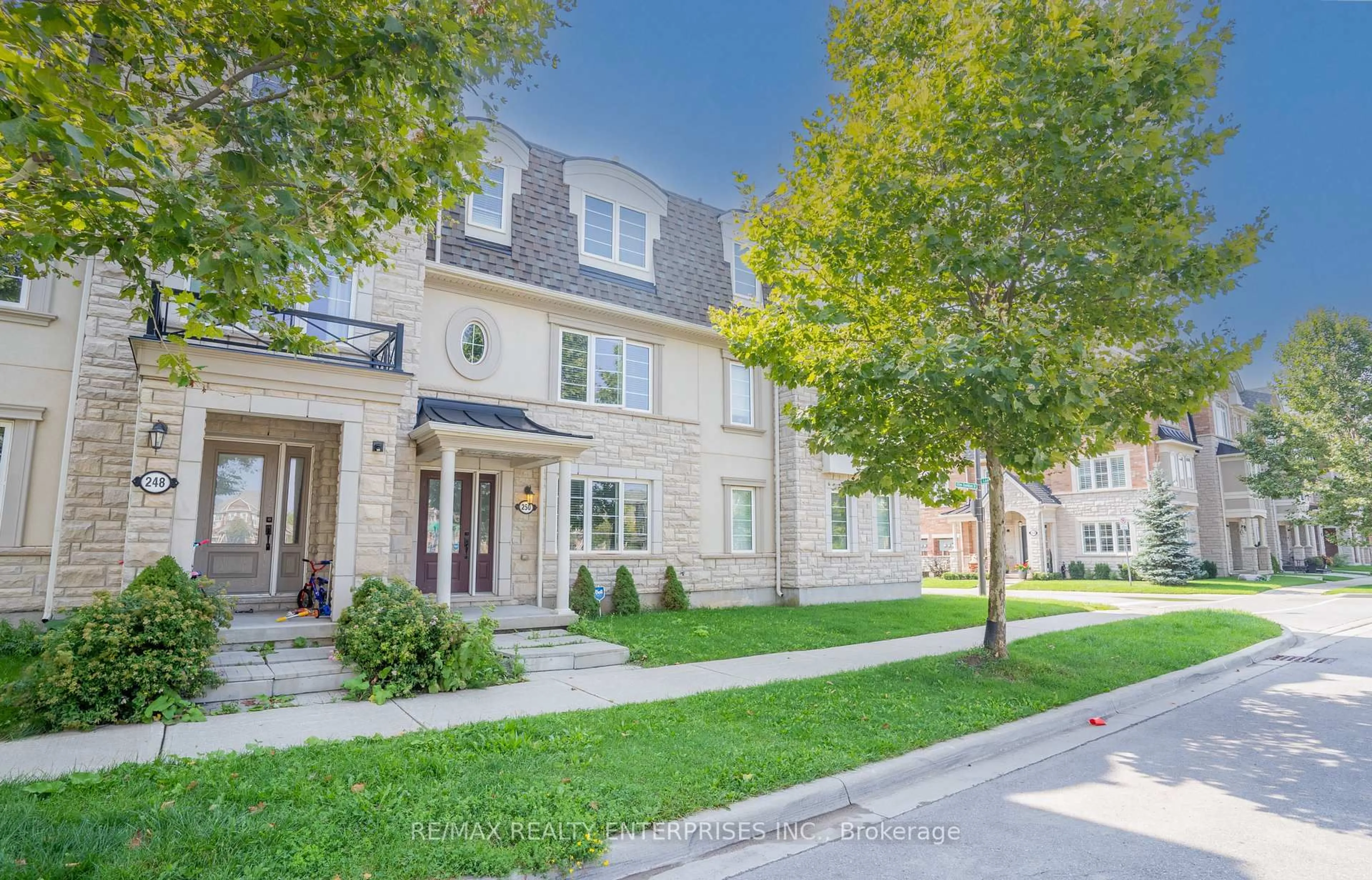 Unknown for 250 Ellen Davidson Dr, Oakville Ontario L6M 0V2