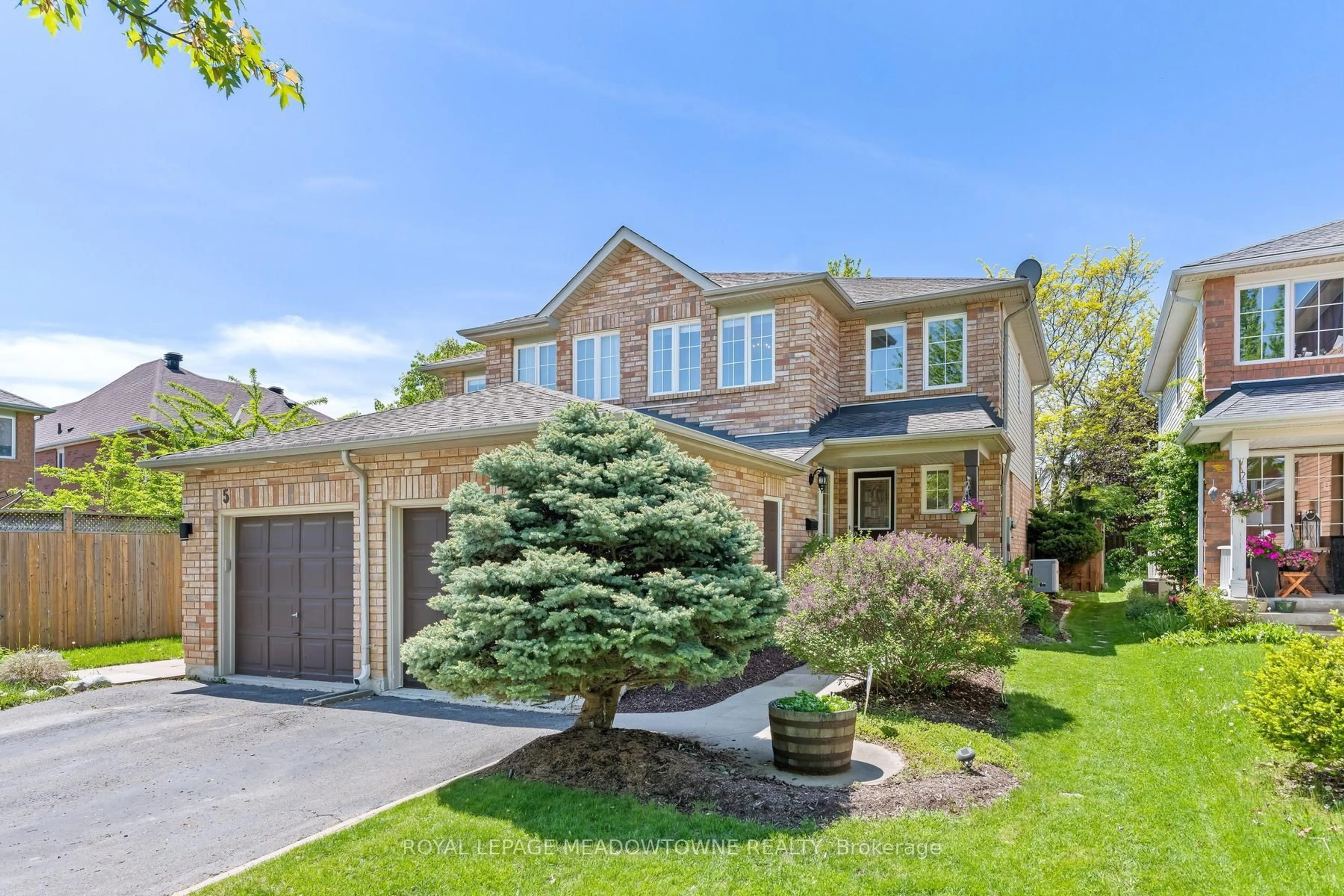 Home with brick exterior material, street for 7 Preston St, Halton Hills Ontario L7G 5T3