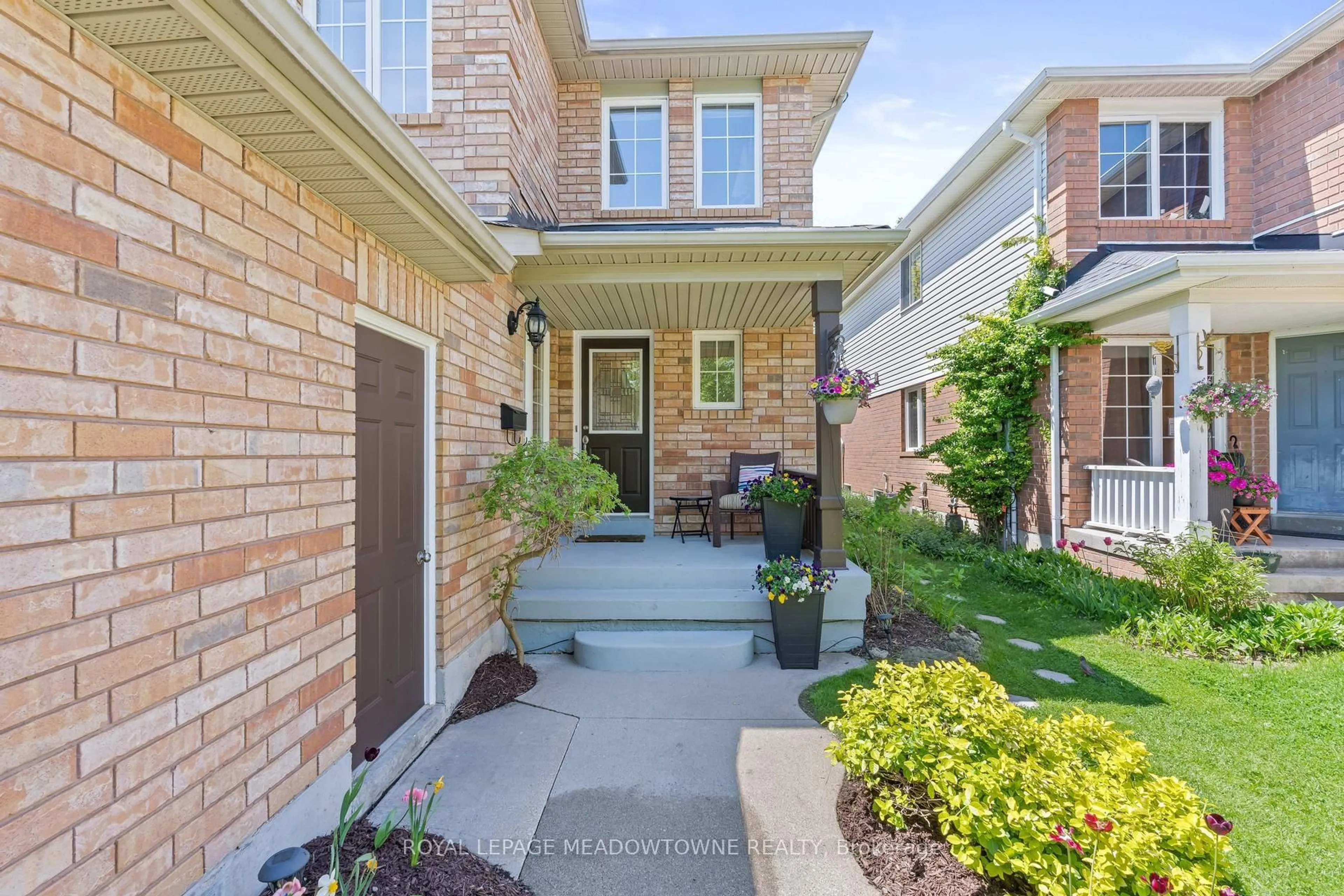 Home with brick exterior material, street for 7 Preston St, Halton Hills Ontario L7G 5T3