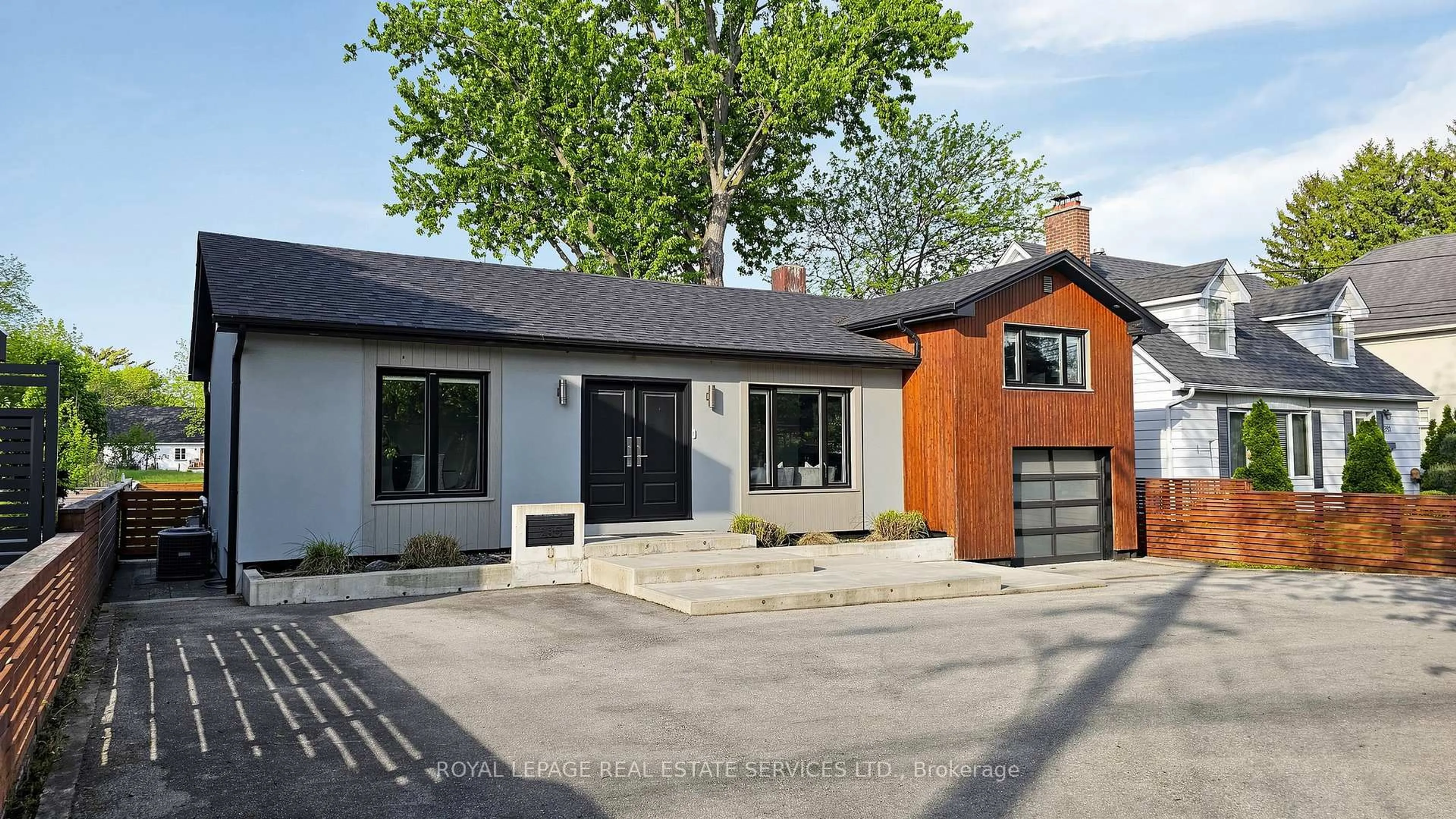 Home with brick exterior material, street for 285 Bronte Rd, Oakville Ontario L6L 3C5