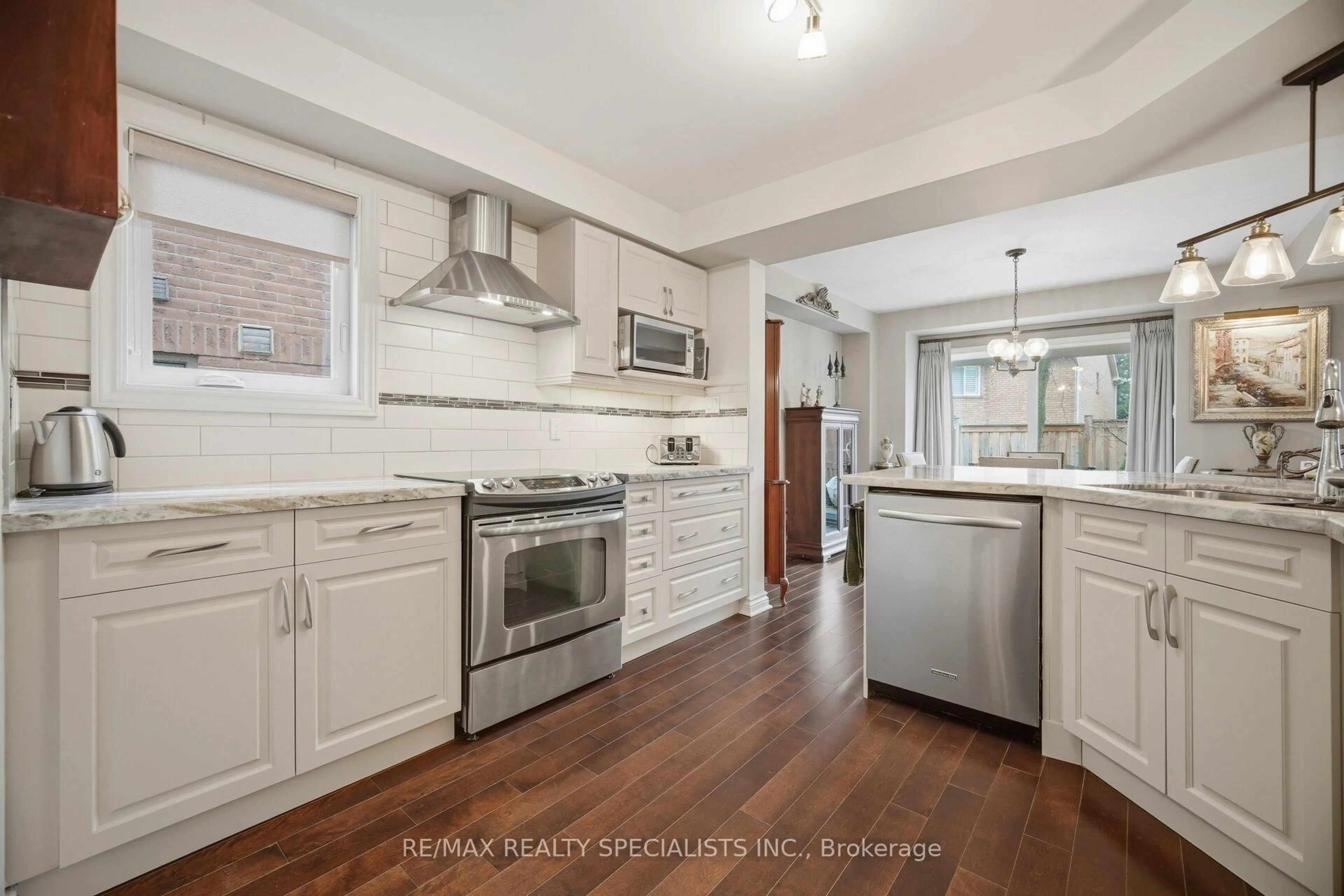 Open concept kitchen, unknown for 5480 Glen Erin Dr #73, Mississauga Ontario L5M 5R3