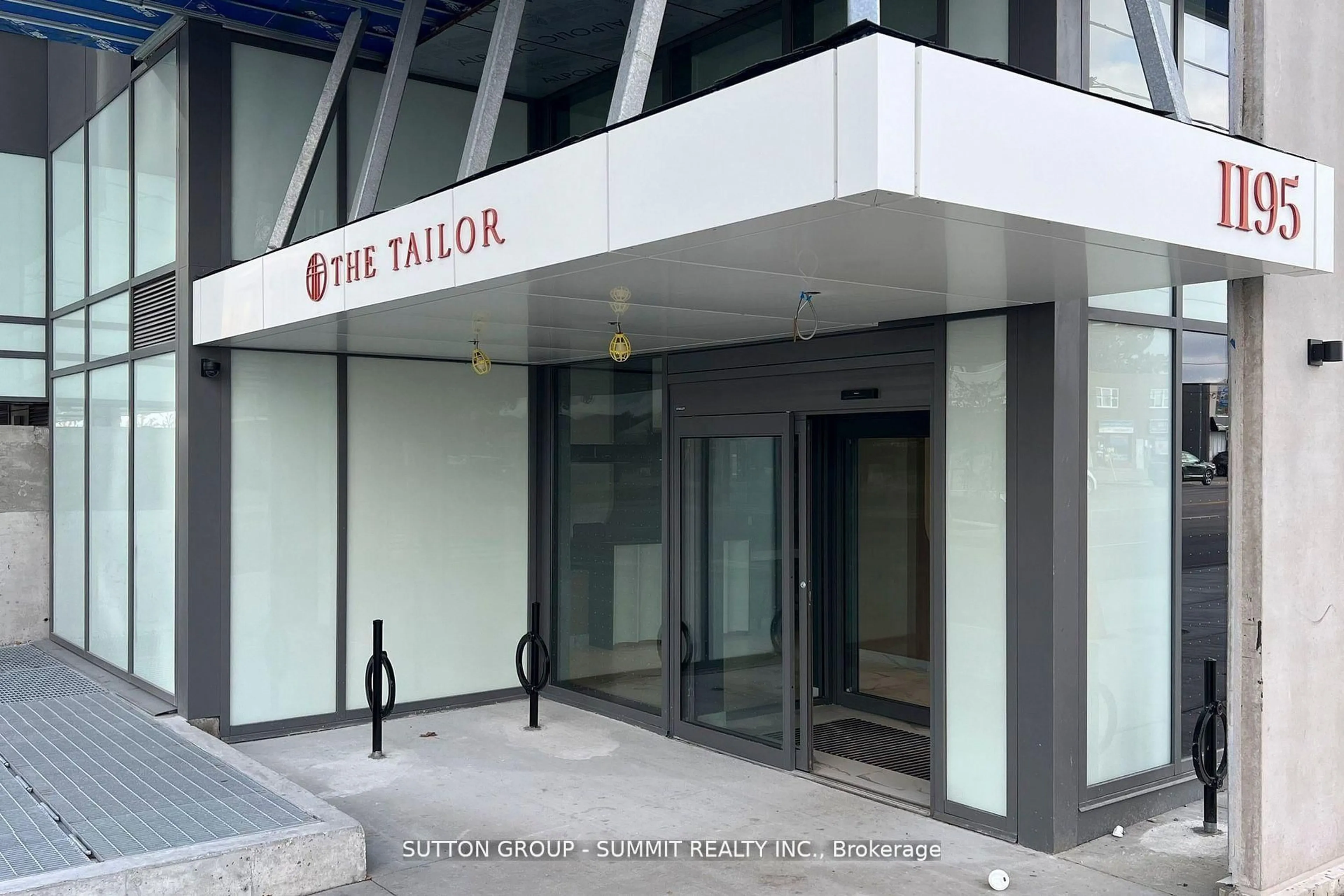 Indoor foyer for 1195 The Queensway St #801, Toronto Ontario M8Z 0H1